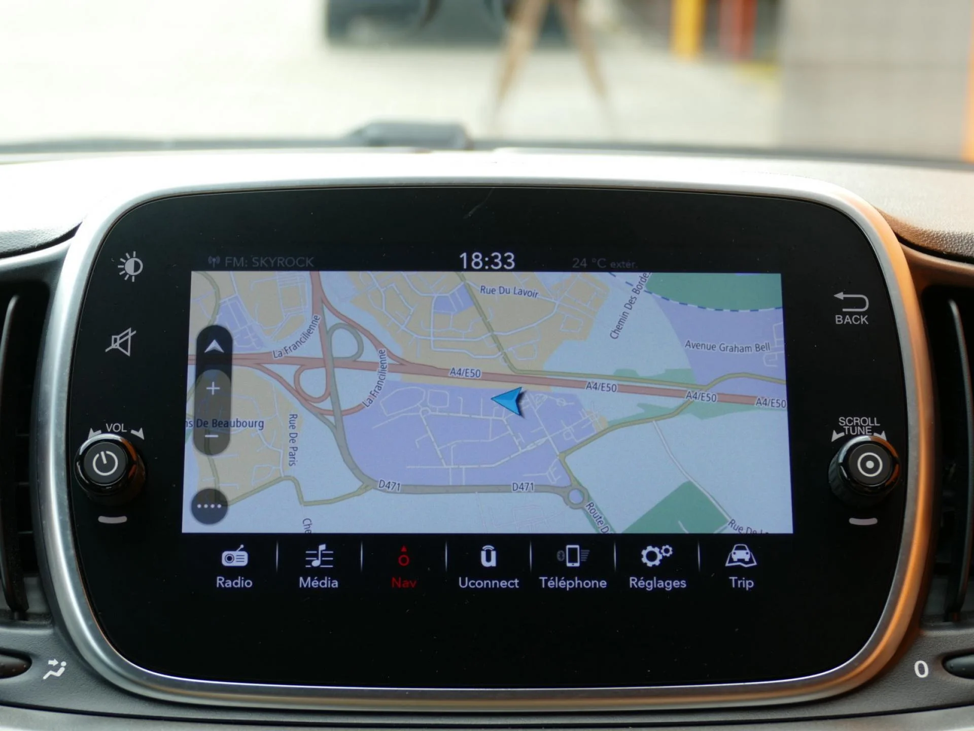 ABARTH 500 - Miniature 9 sur 32 - Cliquer pour voir cette photo