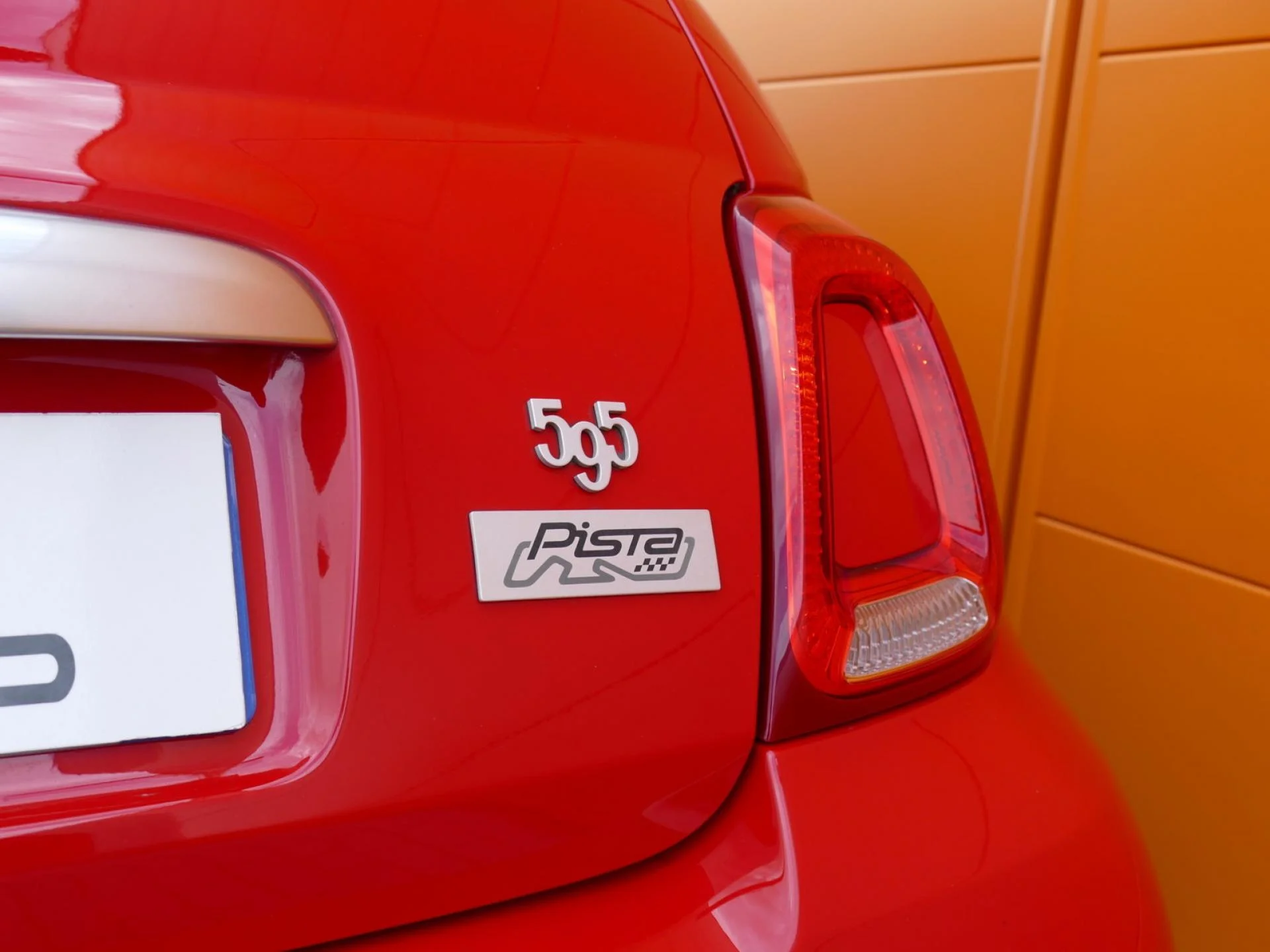 ABARTH 500 - Miniature 25 sur 32 - Cliquer pour voir cette photo