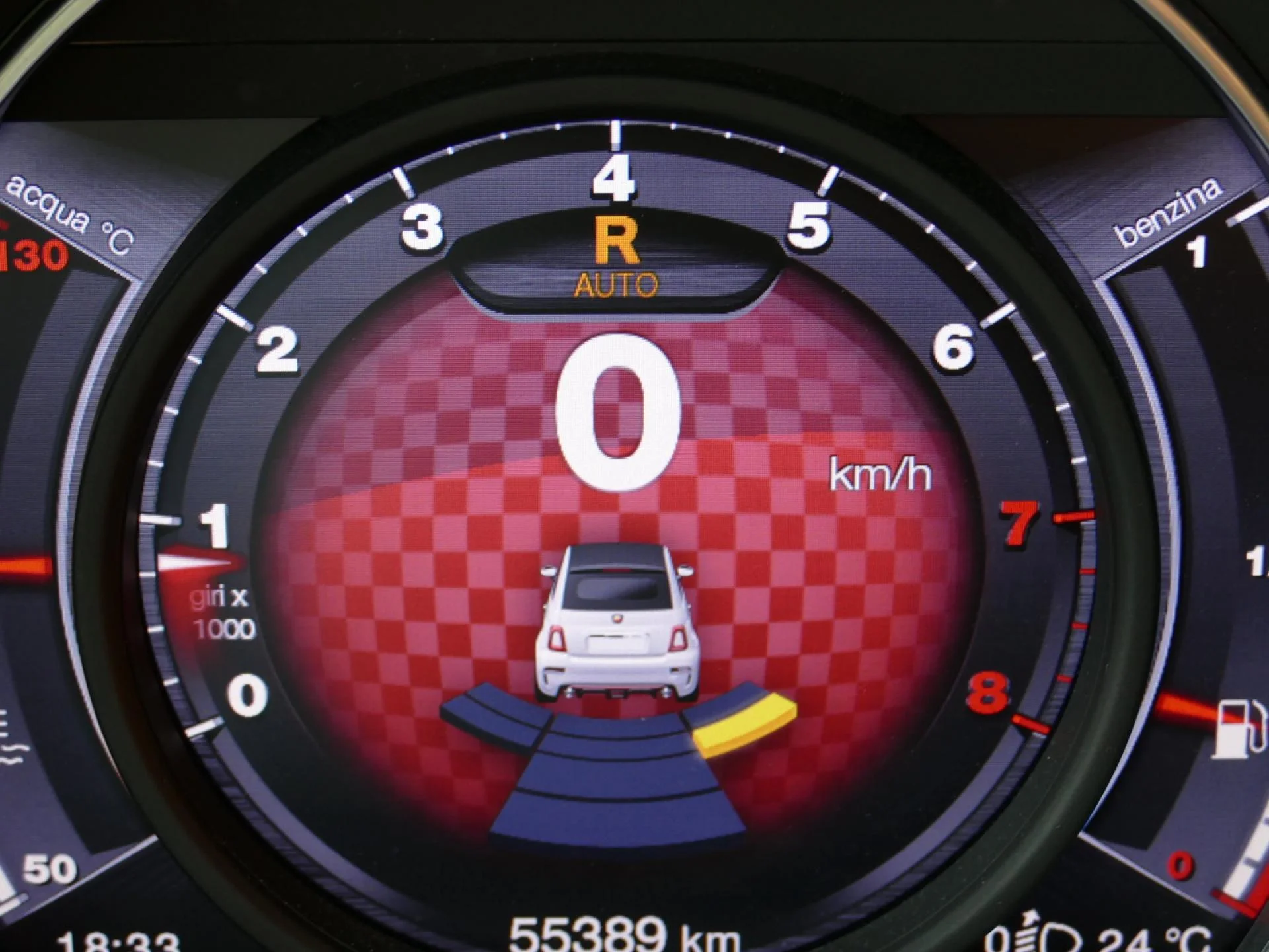 ABARTH 500 - Miniature 11 sur 32 - Cliquer pour voir cette photo