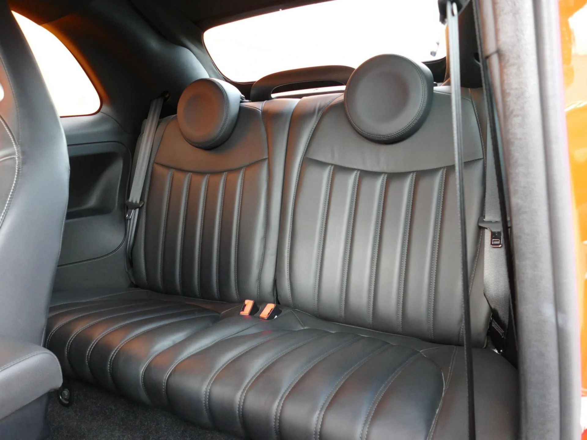 ABARTH 500 - Miniature 7 sur 32 - Cliquer pour voir cette photo