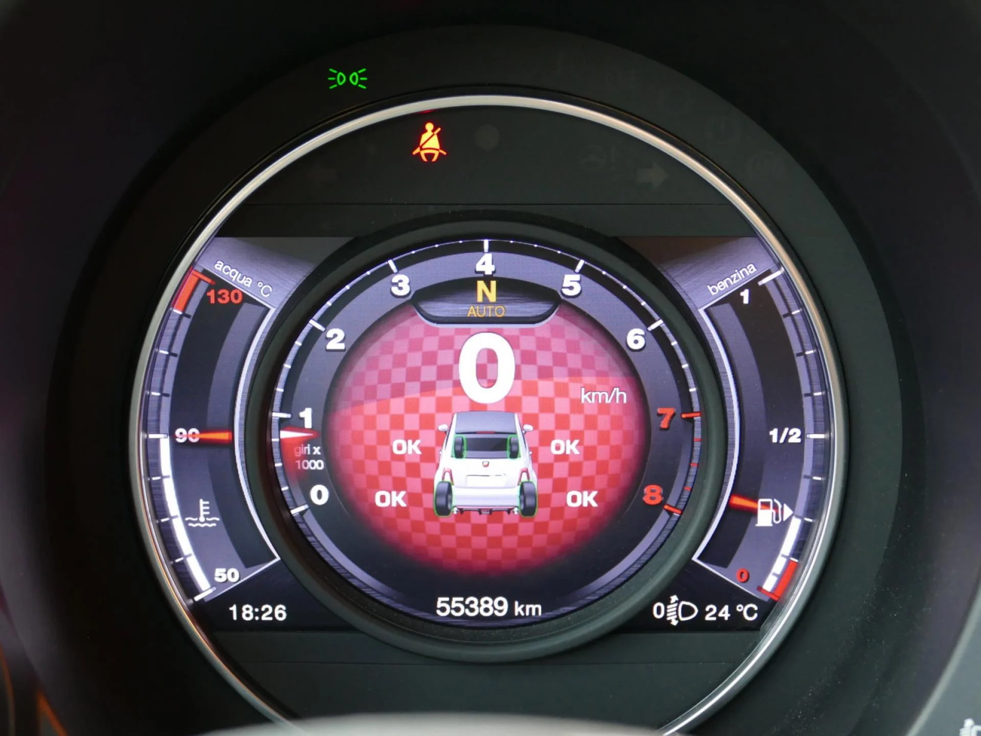 ABARTH 500 - Miniature 14 sur 32 - Cliquer pour voir cette photo