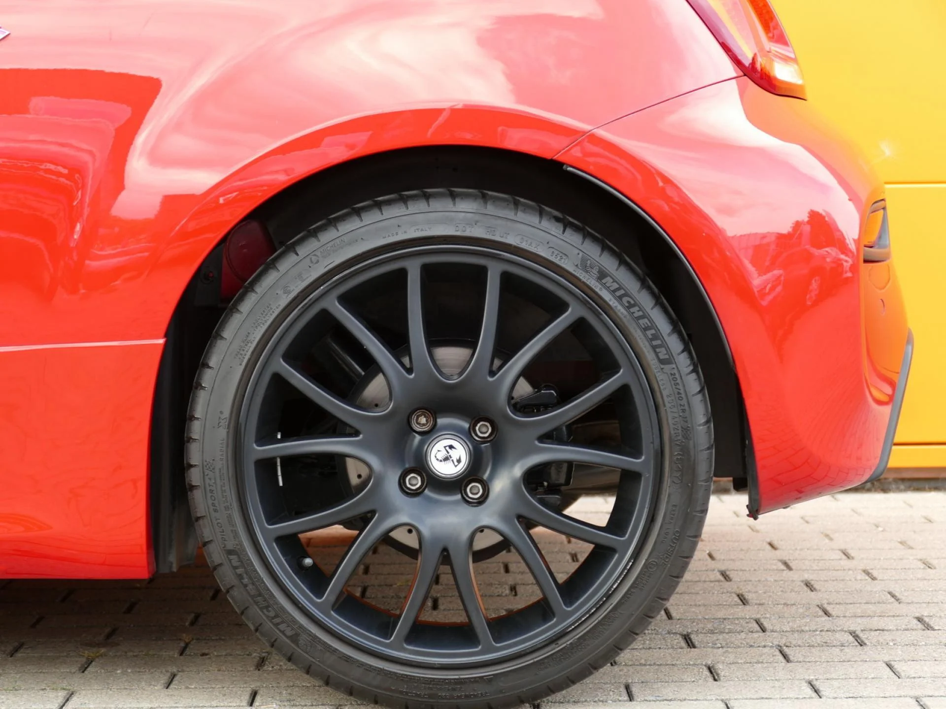 ABARTH 500c - Miniature 31 sur 32 - Cliquer pour voir cette photo