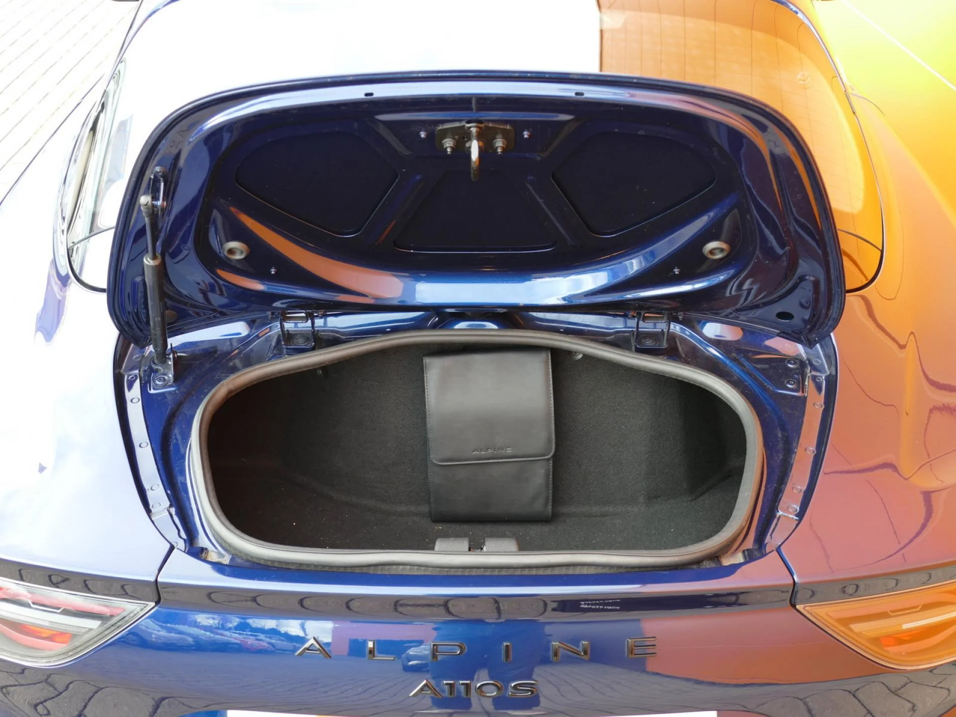 ALPINE A110 - Miniature 7 sur 31 - Cliquer pour voir cette photo