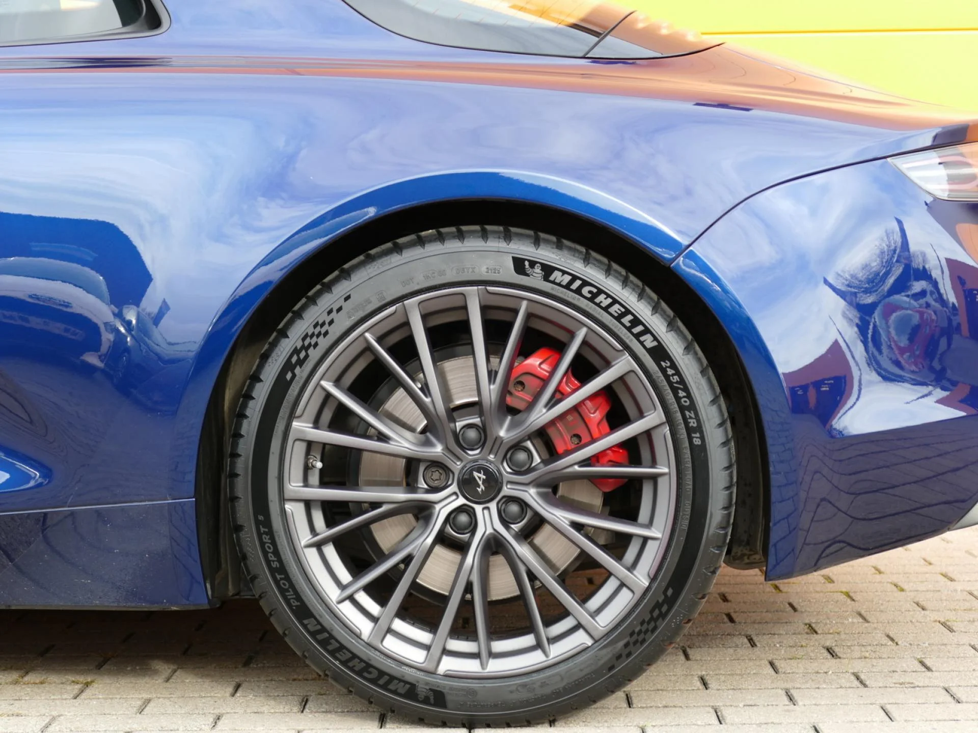 ALPINE A110 - Miniature 29 sur 31 - Cliquer pour voir cette photo