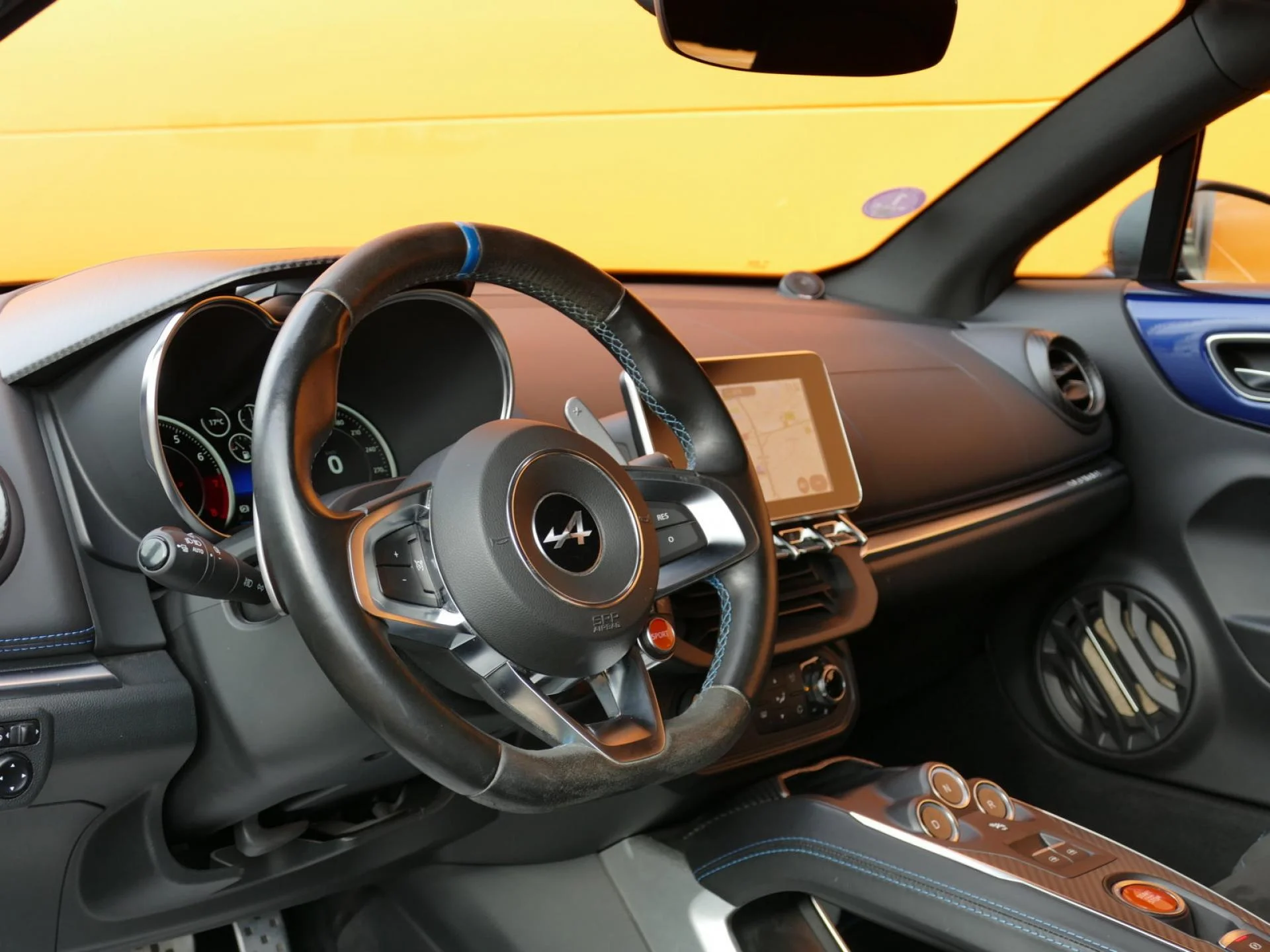 ALPINE A110 - Miniature 13 sur 31 - Cliquer pour voir cette photo