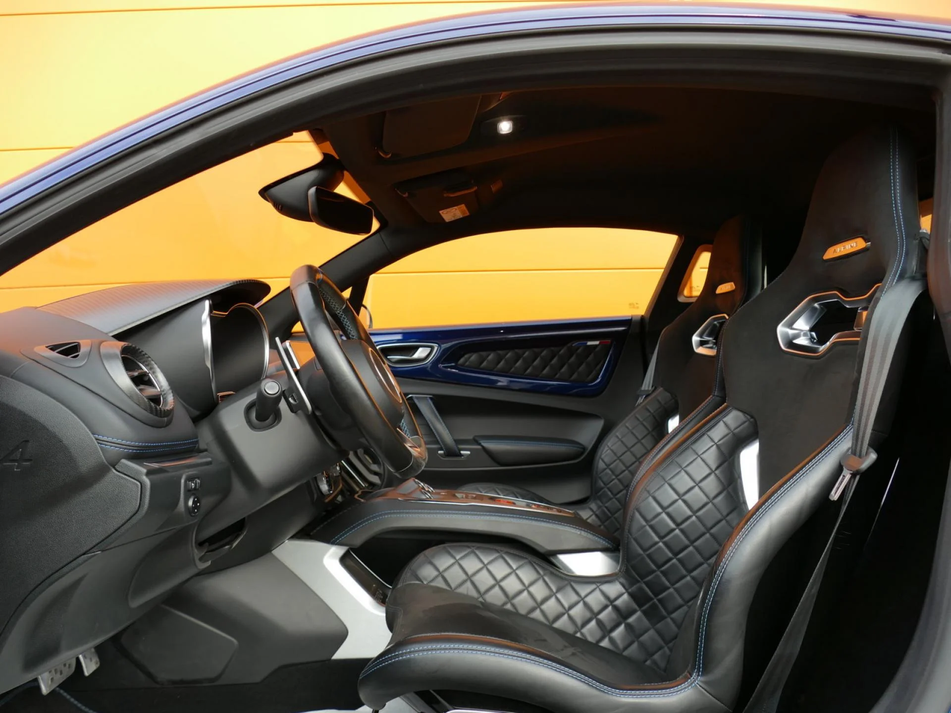 ALPINE A110 - Miniature 5 sur 31 - Cliquer pour voir cette photo