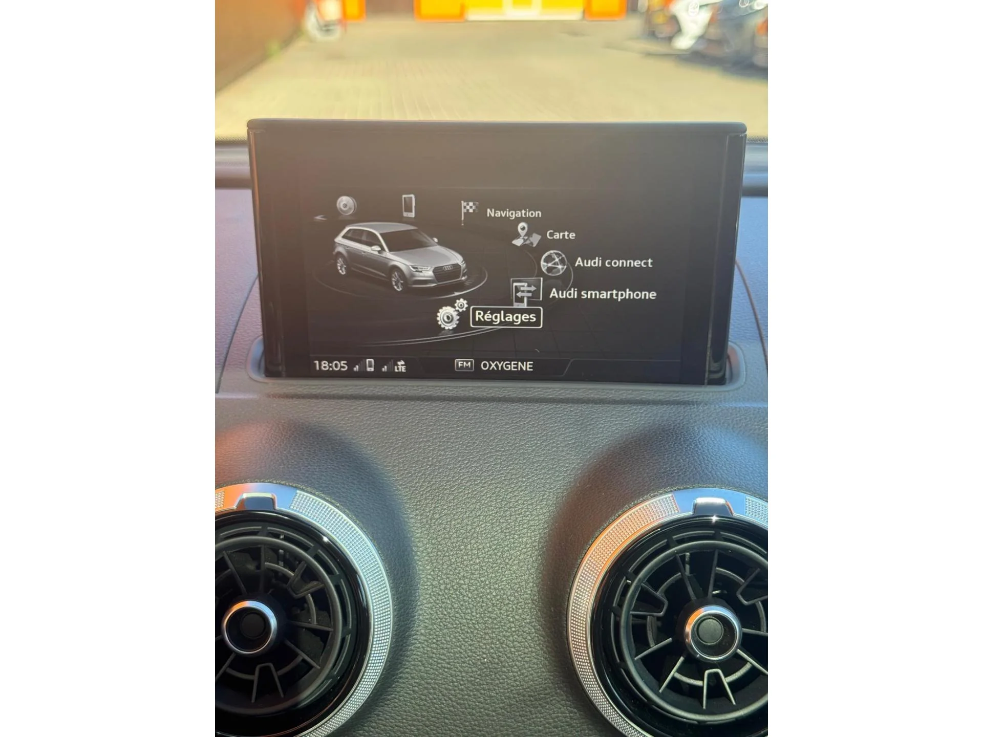 AUDI A3 SPORTBACK - Miniature 11 sur 32 - Cliquer pour voir cette photo