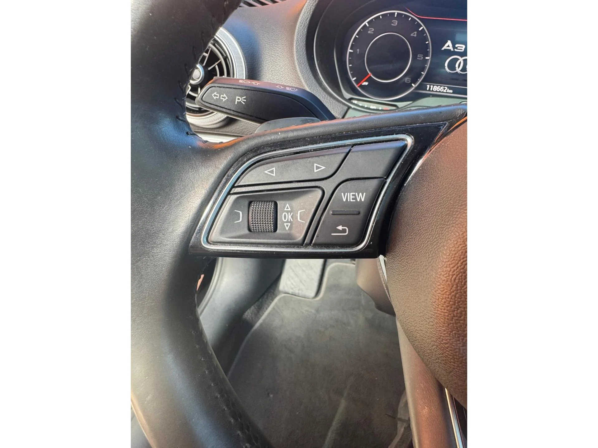 AUDI A3 SPORTBACK - Miniature 26 sur 32 - Cliquer pour voir cette photo