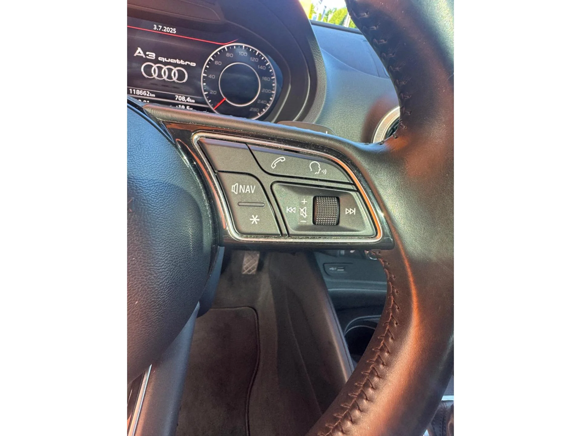 AUDI A3 SPORTBACK - Miniature 5 sur 32 - Cliquer pour voir cette photo