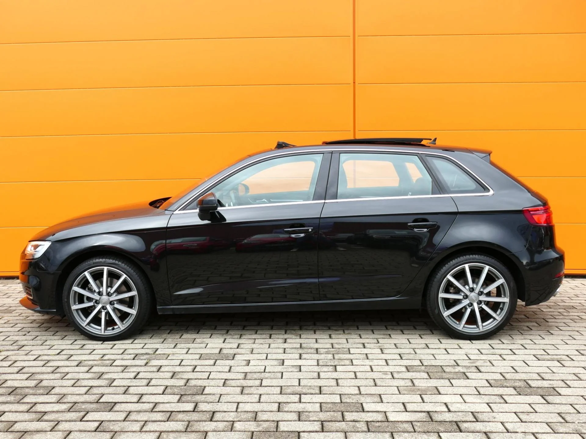 AUDI A3 SPORTBACK - Miniature 3 sur 32 - Cliquer pour voir cette photo