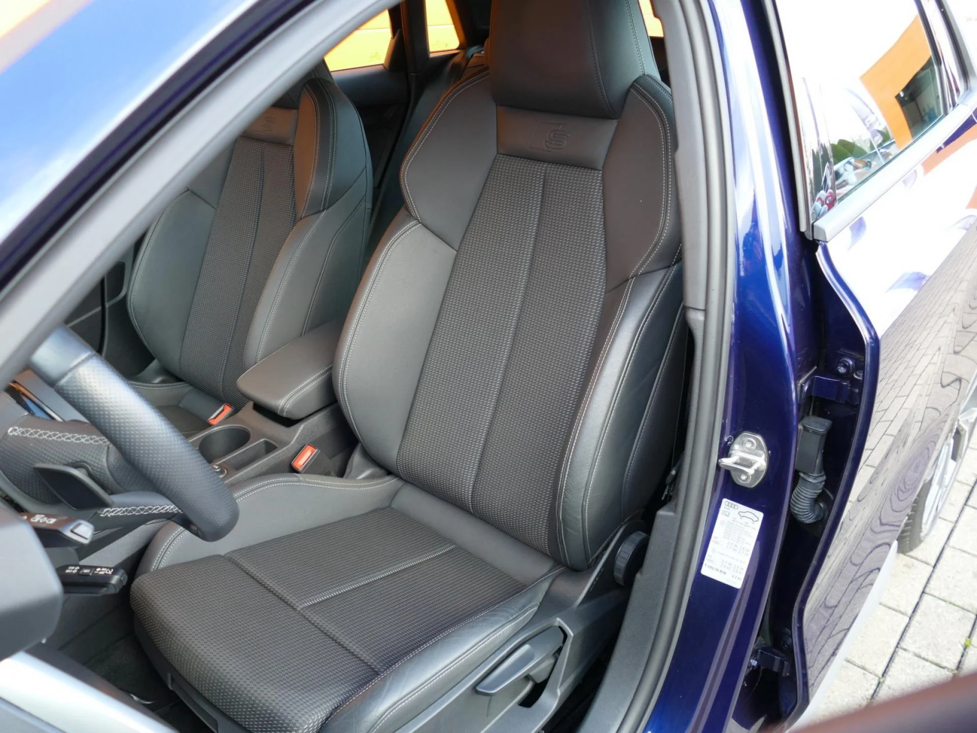 AUDI A3 SPORTBACK - Miniature 7 sur 34 - Cliquer pour voir cette photo