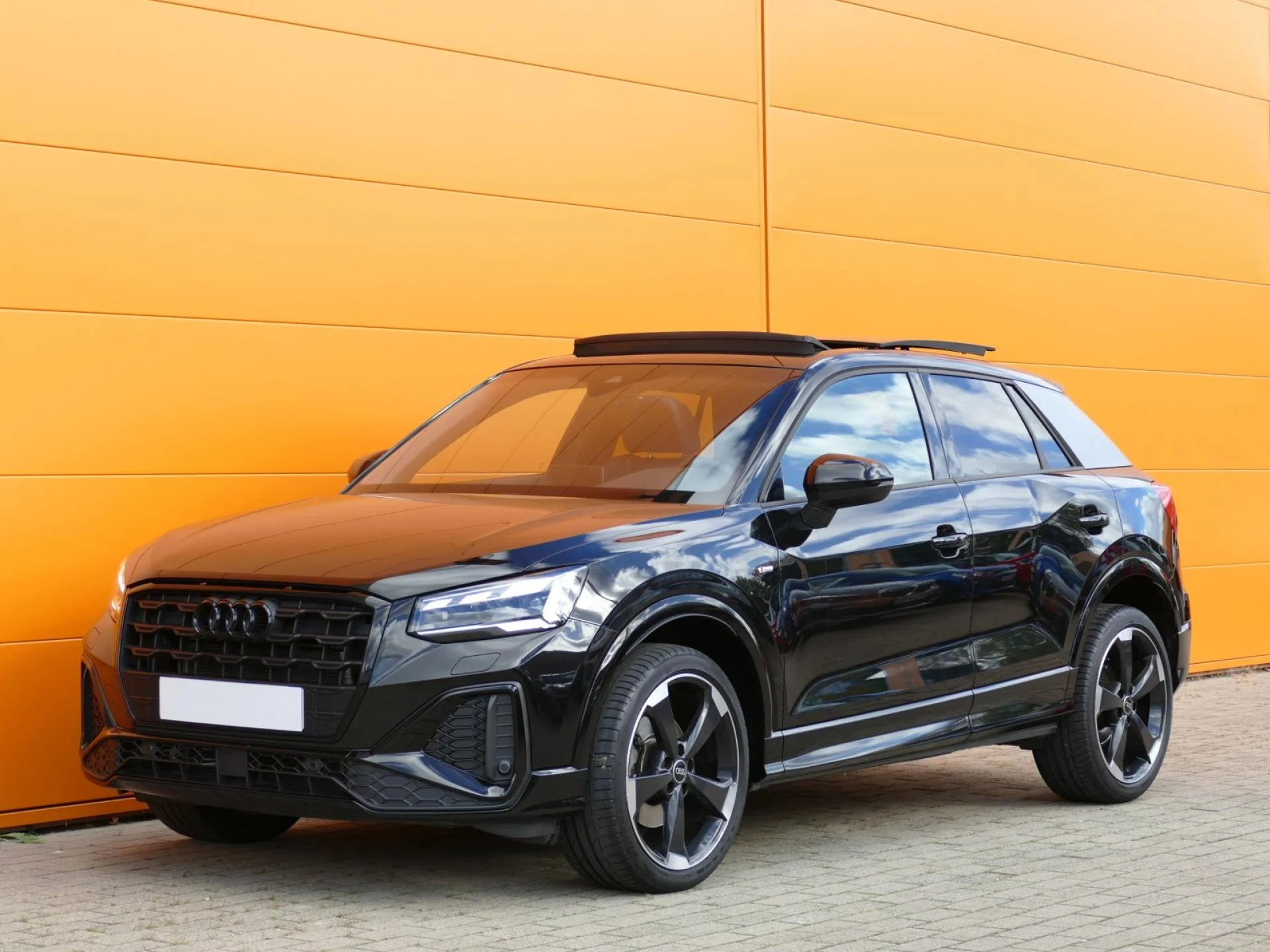 AUDI Q2 - Miniature 3 sur 34 - Cliquer pour voir cette photo