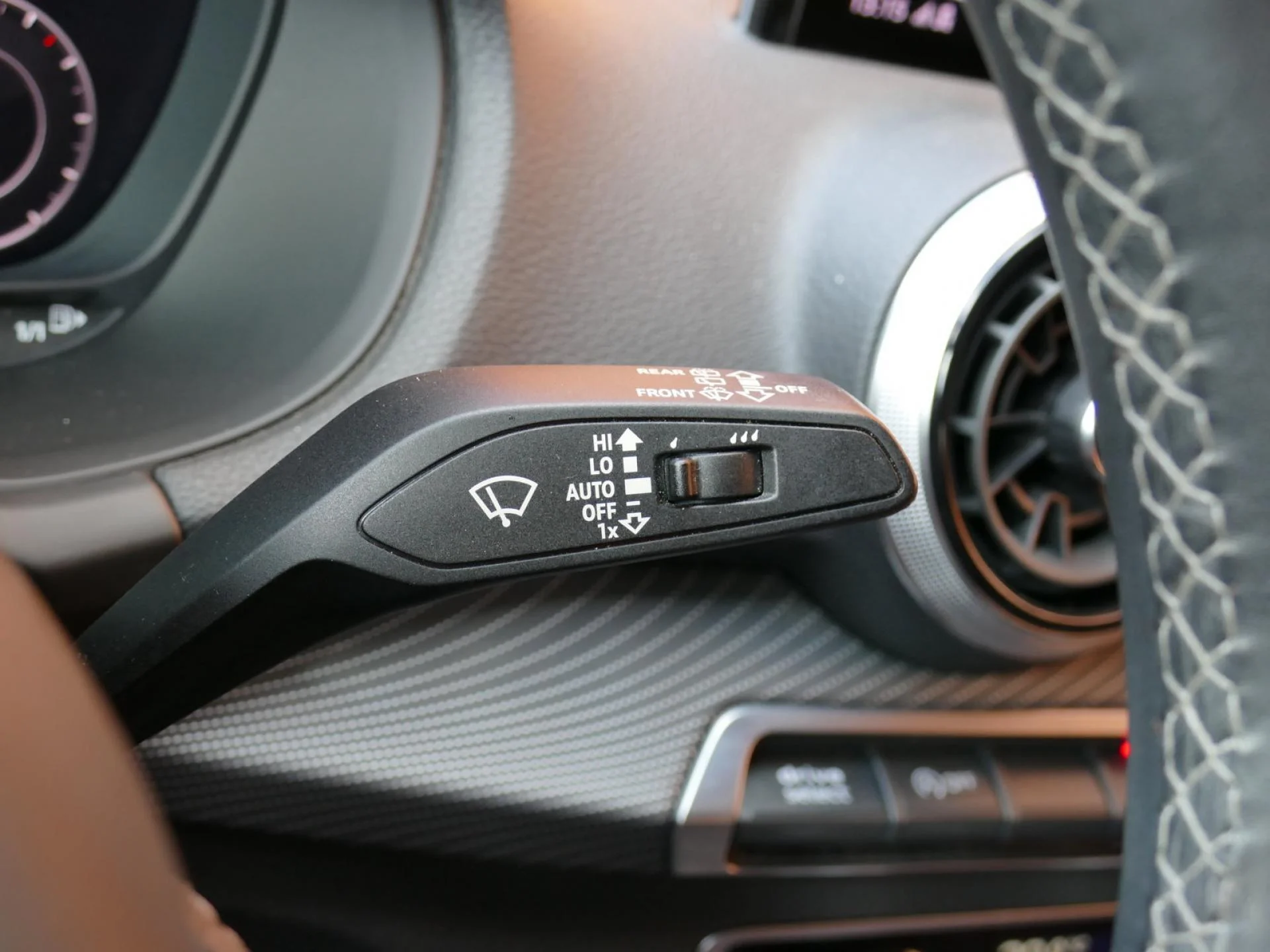 AUDI Q2 - Miniature 27 sur 34 - Cliquer pour voir cette photo
