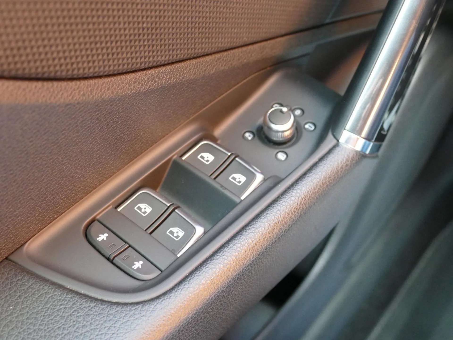 AUDI Q2 - Miniature 25 sur 34 - Cliquer pour voir cette photo