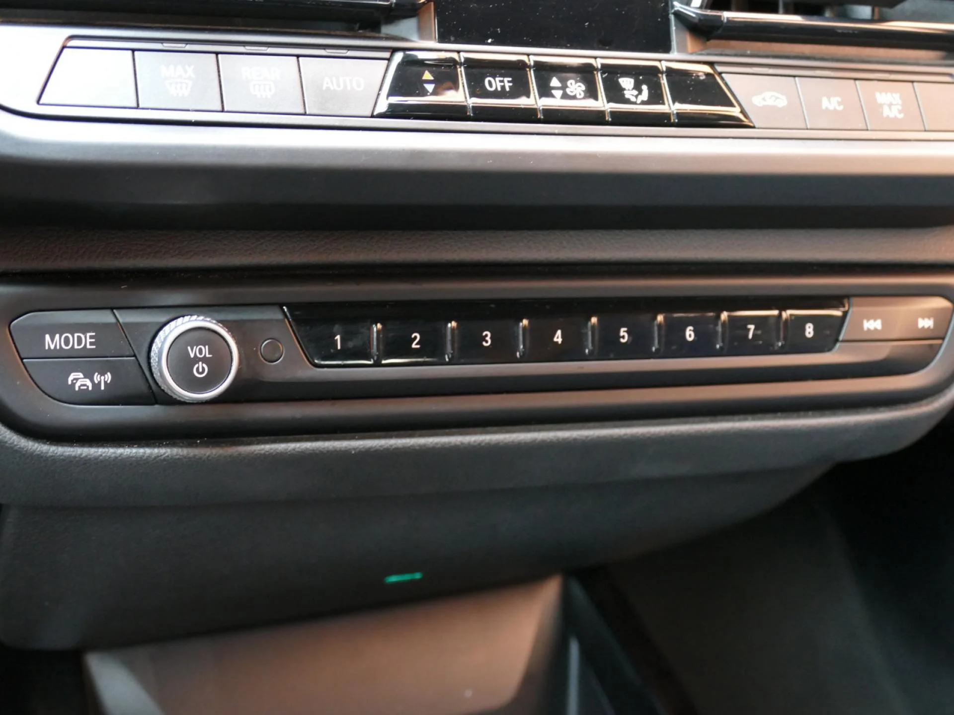 BMW SERIE 1 - Miniature 20 sur 30 - Cliquer pour voir cette photo