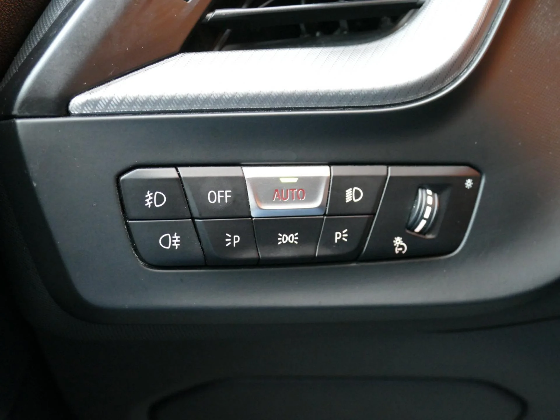 BMW SERIE 1 - Miniature 20 sur 32 - Cliquer pour voir cette photo