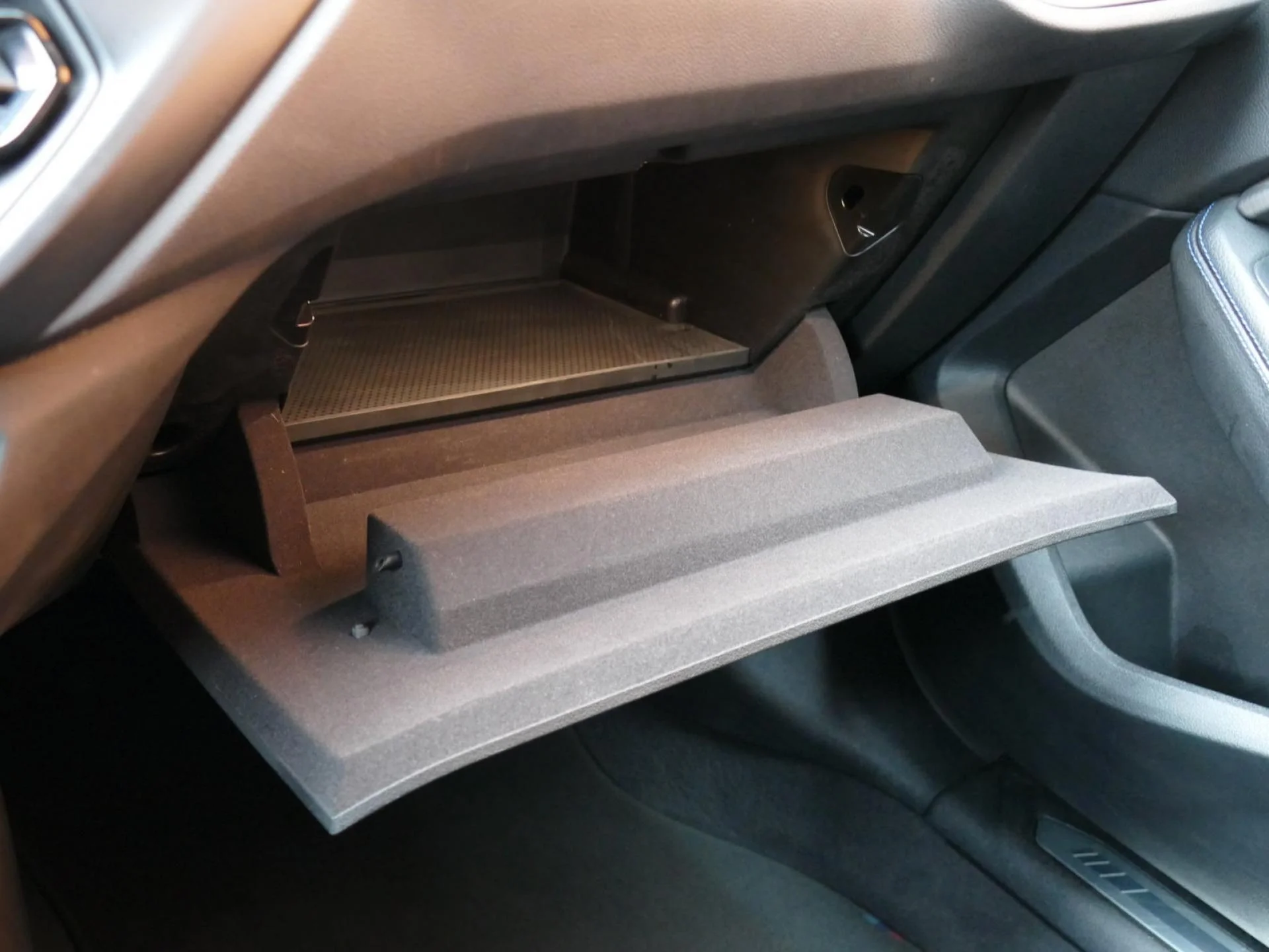 BMW SERIE 1 - Miniature 22 sur 32 - Cliquer pour voir cette photo