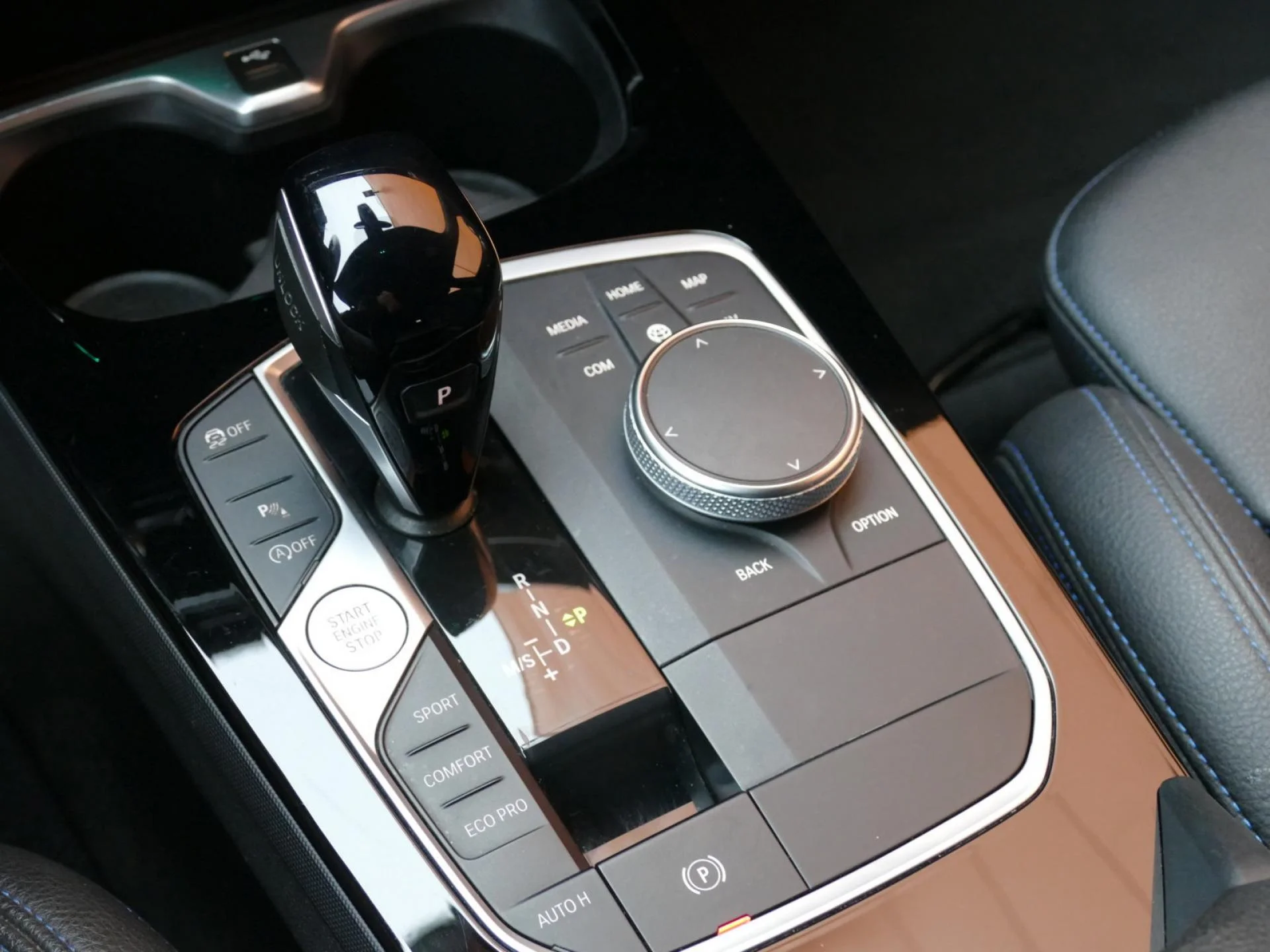 BMW SERIE 1 - Miniature 19 sur 32 - Cliquer pour voir cette photo