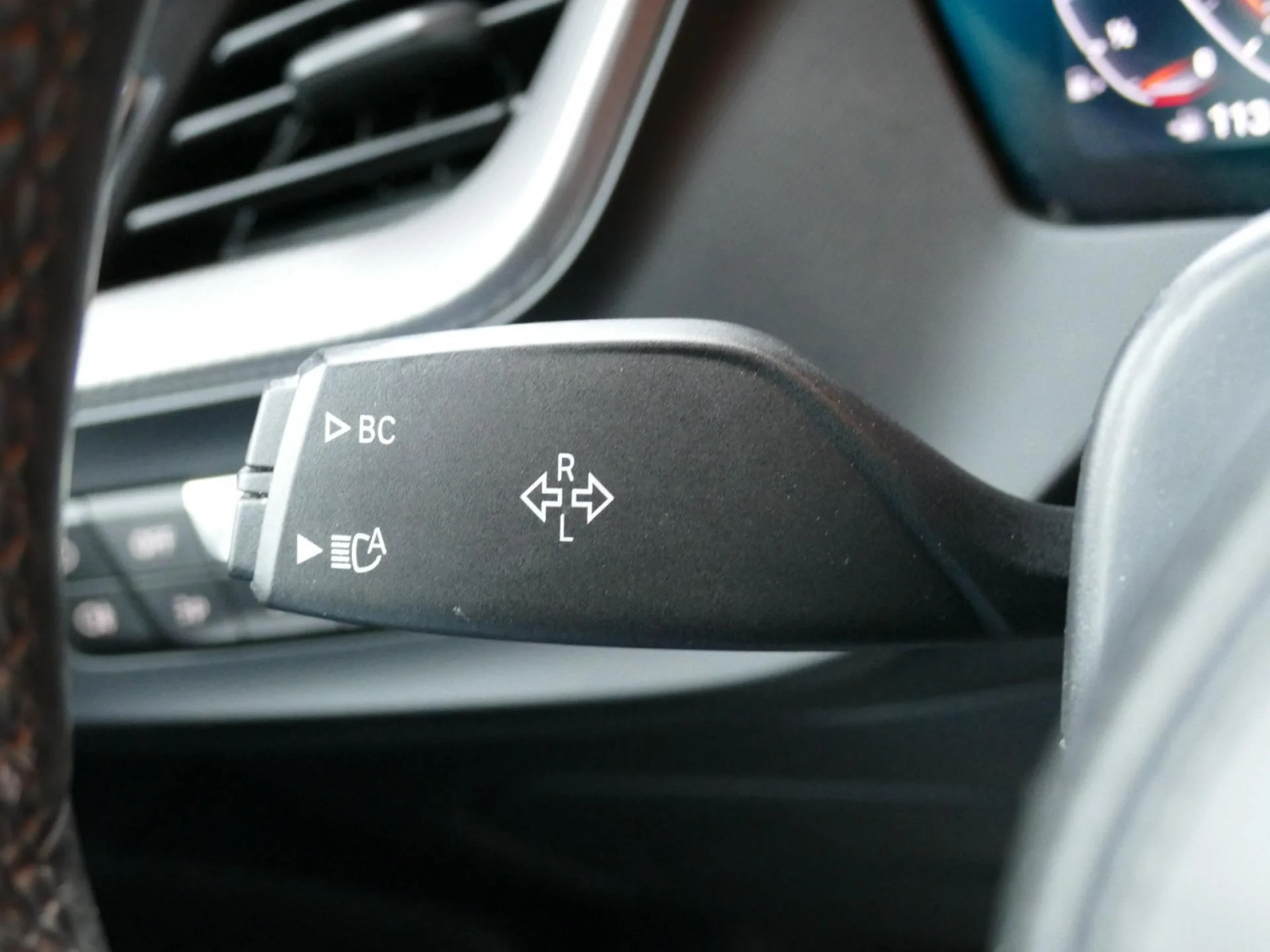 BMW SERIE 1 - Miniature 24 sur 32 - Cliquer pour voir cette photo