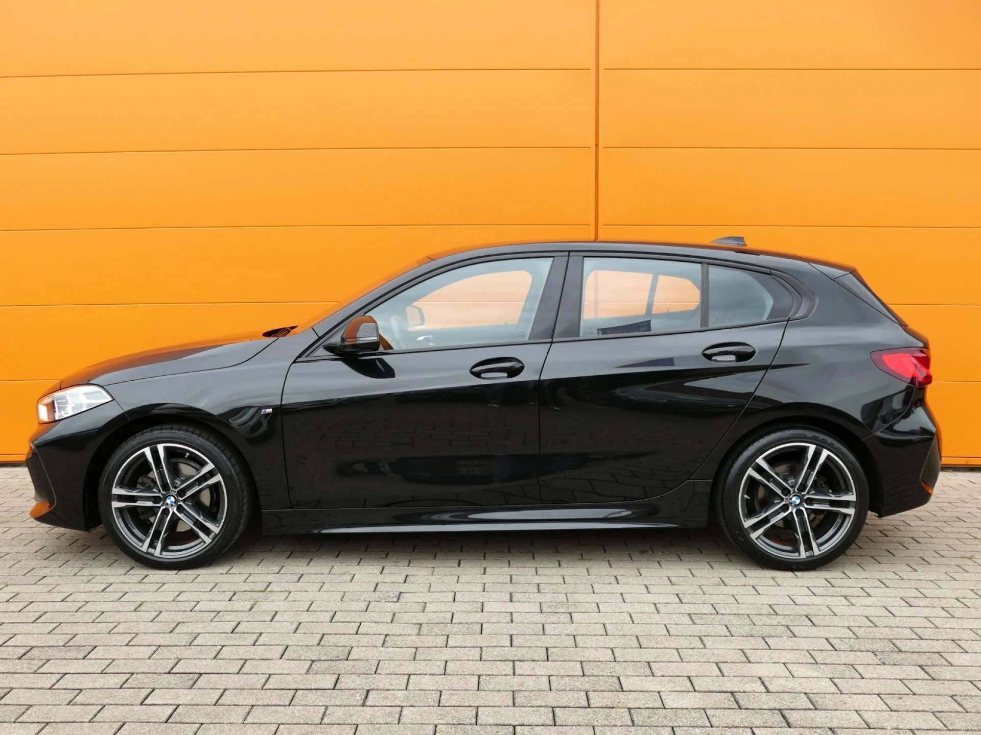 BMW SERIE 1 - Miniature 3 sur 32 - Cliquer pour voir cette photo