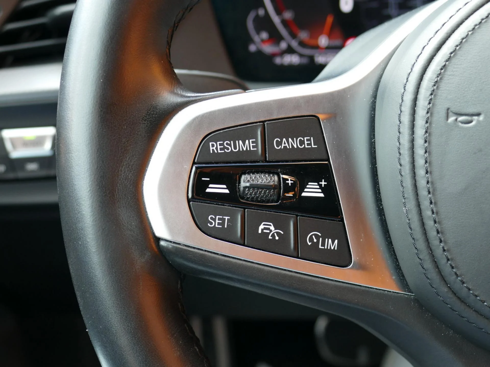 BMW SERIE 1 - Miniature 18 sur 29 - Cliquer pour voir cette photo