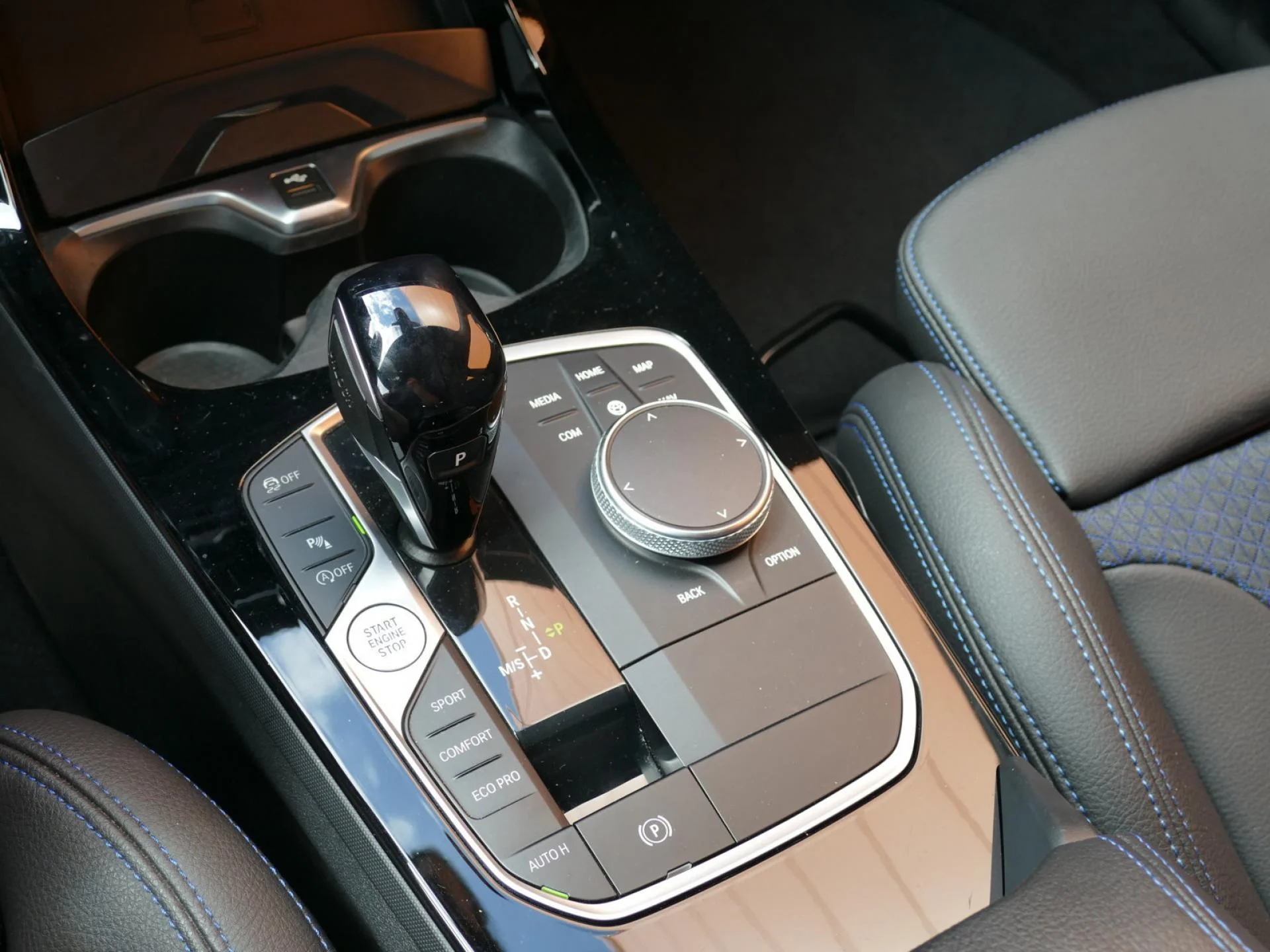 BMW SERIE 1 - Miniature 19 sur 29 - Cliquer pour voir cette photo