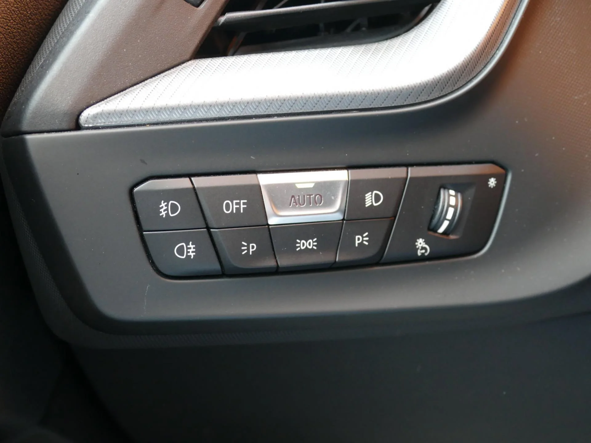 BMW SERIE 1 - Miniature 21 sur 29 - Cliquer pour voir cette photo