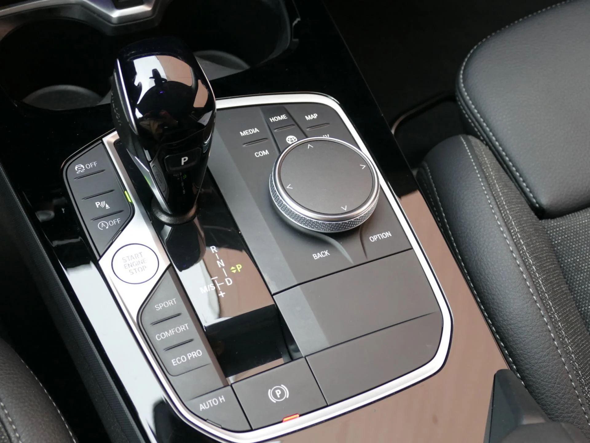 BMW SERIE 1 - Miniature 19 sur 31 - Cliquer pour voir cette photo