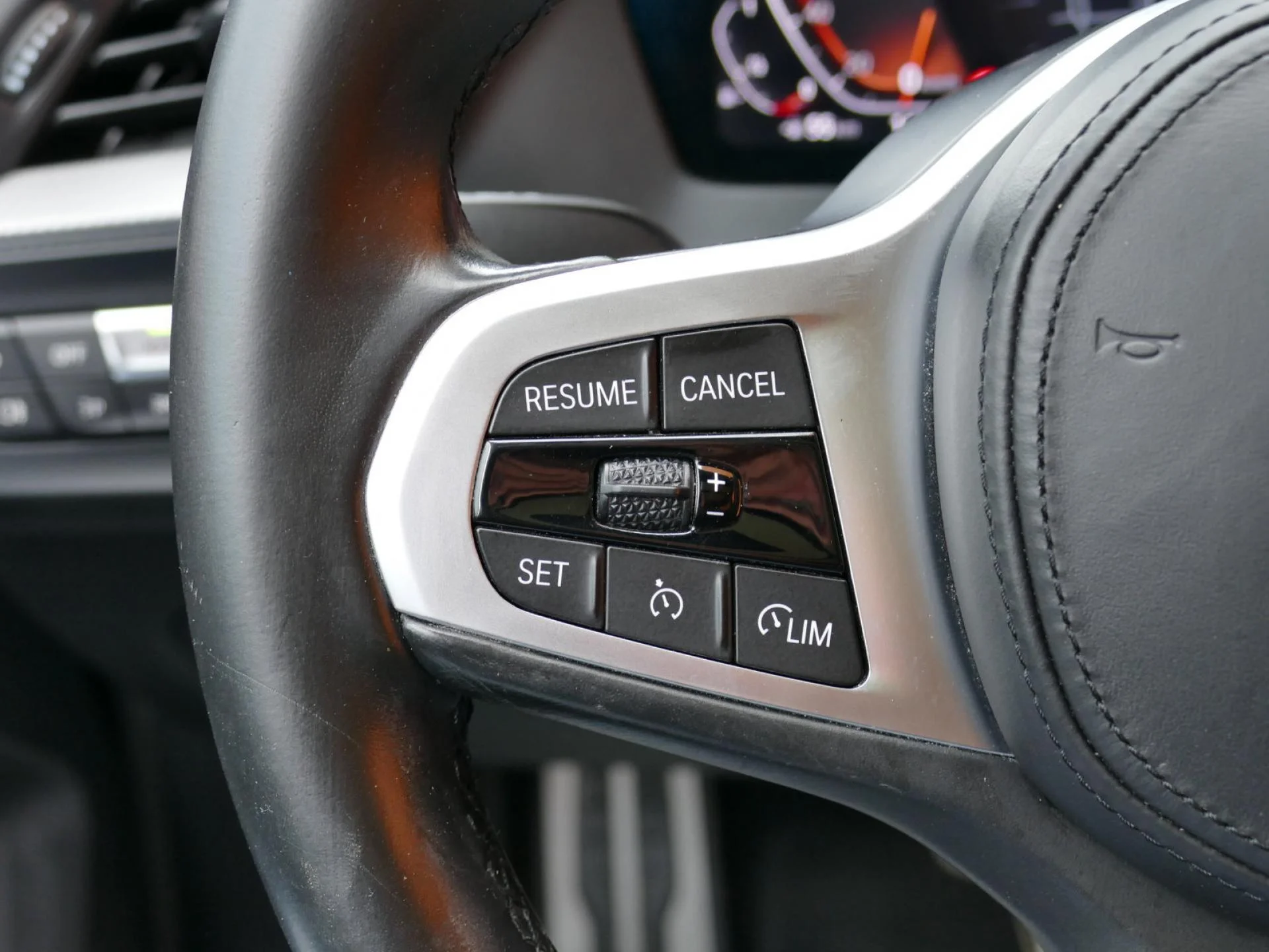 BMW SERIE 1 - Miniature 18 sur 31 - Cliquer pour voir cette photo