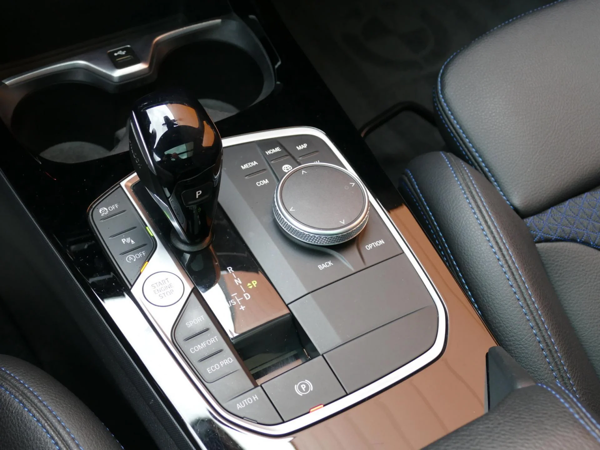 BMW SERIE 1 - Miniature 19 sur 31 - Cliquer pour voir cette photo