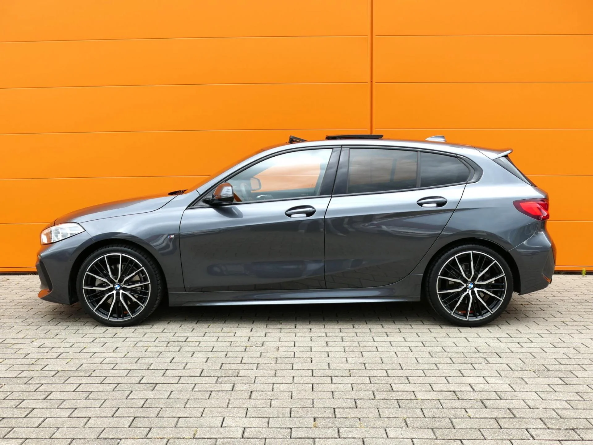 BMW SERIE 1 - Miniature 3 sur 31 - Cliquer pour voir cette photo