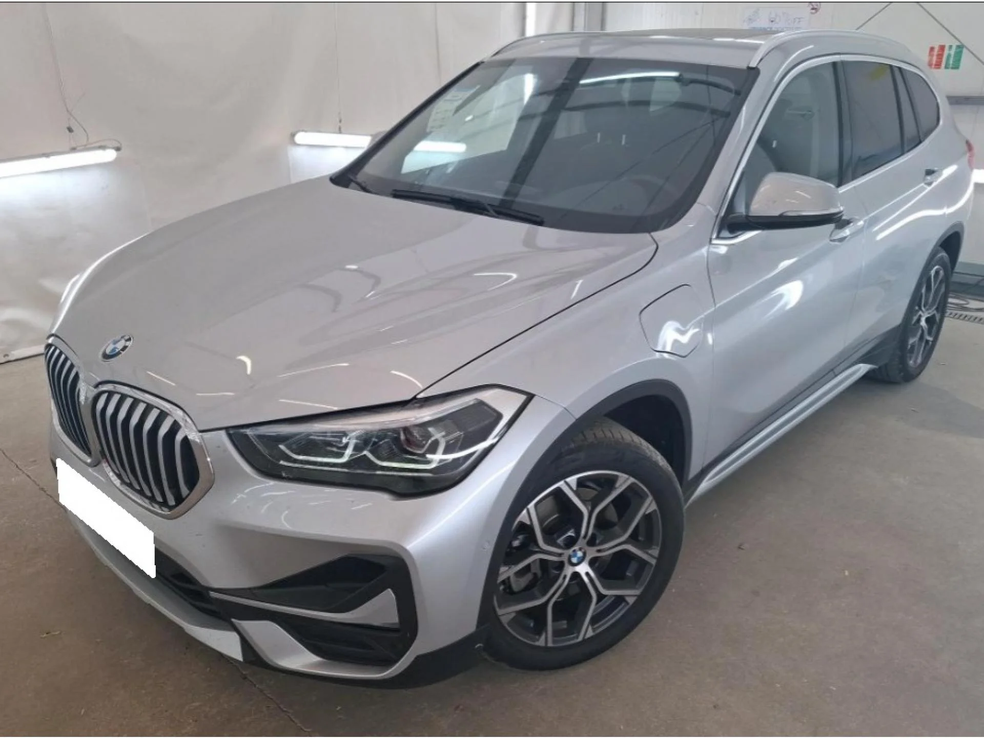BMW X1 - Miniature 2 sur 5 - Cliquer pour voir cette photo