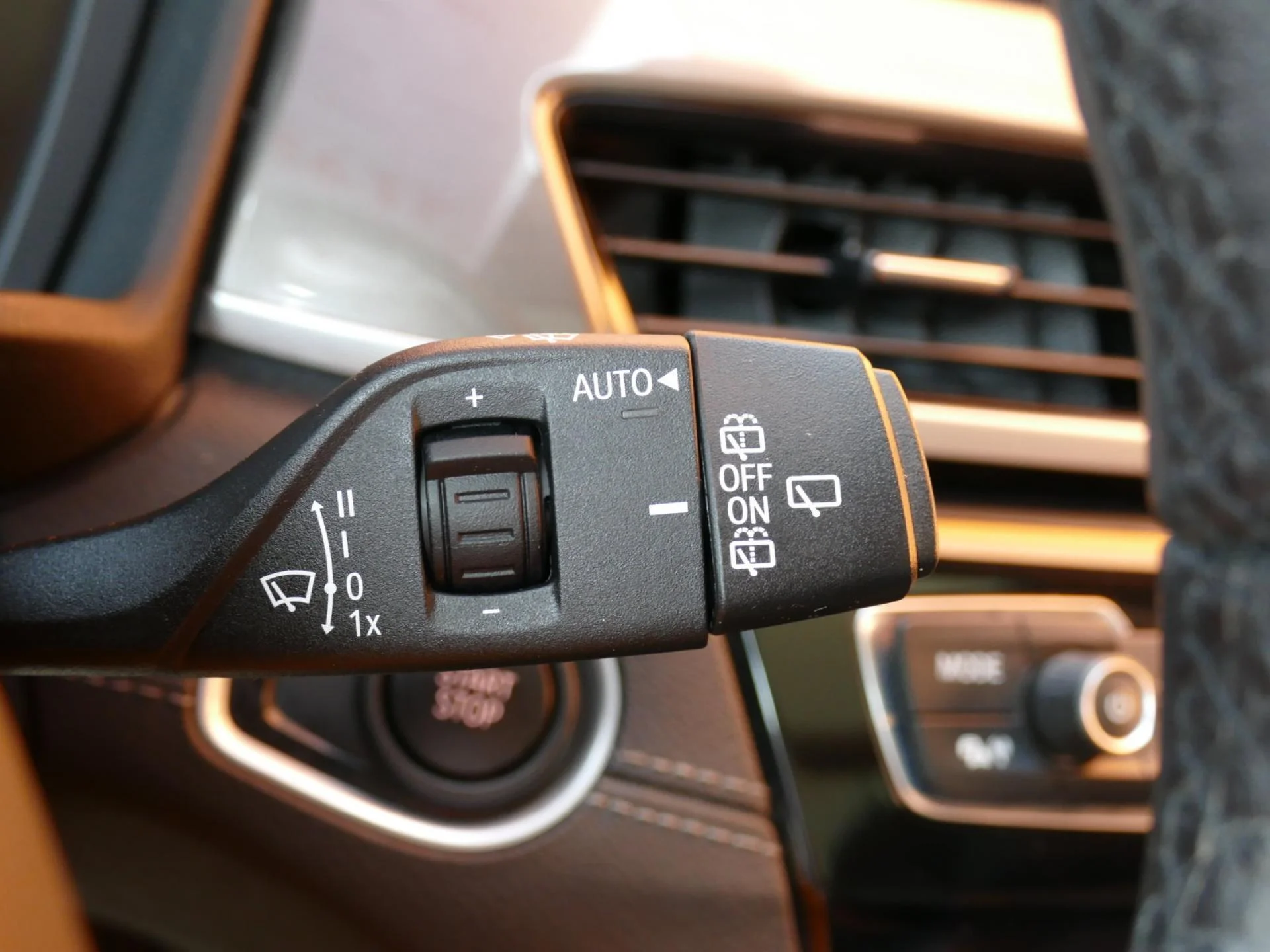 BMW X1 - Miniature 13 sur 35 - Cliquer pour voir cette photo