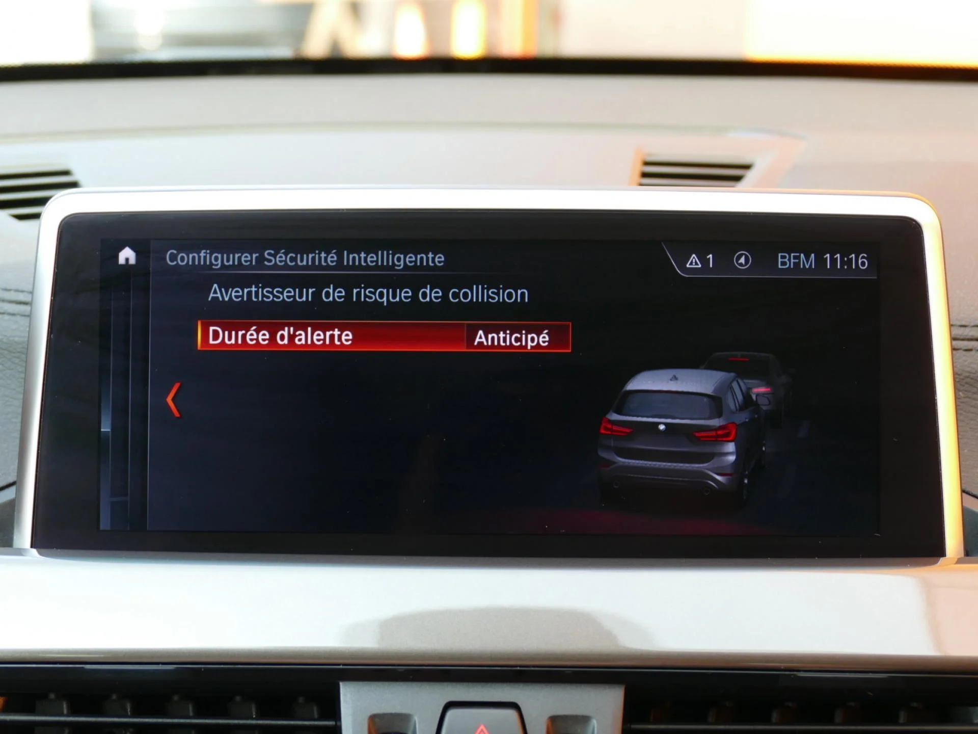 BMW X1 - Miniature 28 sur 35 - Cliquer pour voir cette photo