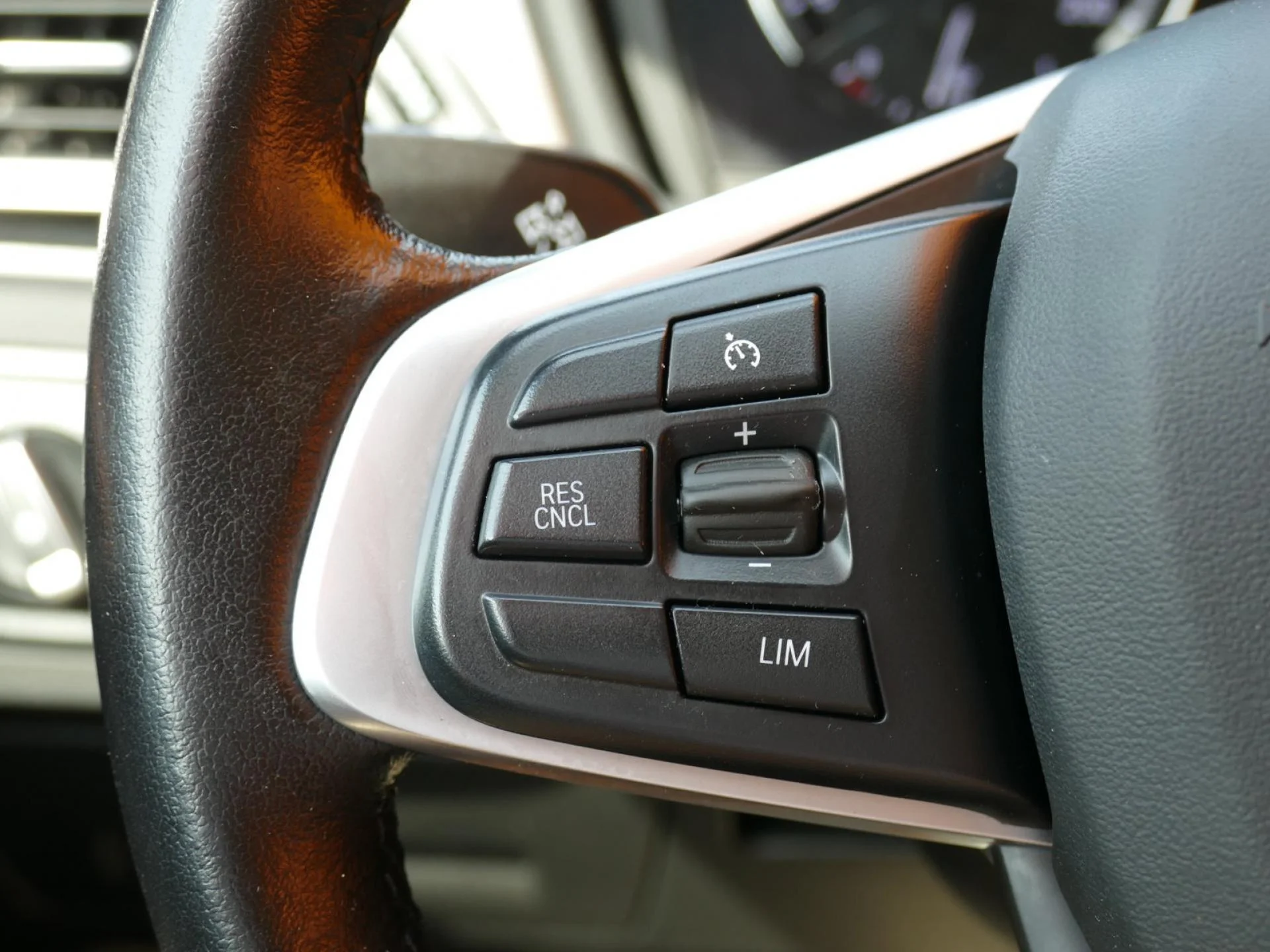 BMW X1 - Miniature 10 sur 35 - Cliquer pour voir cette photo