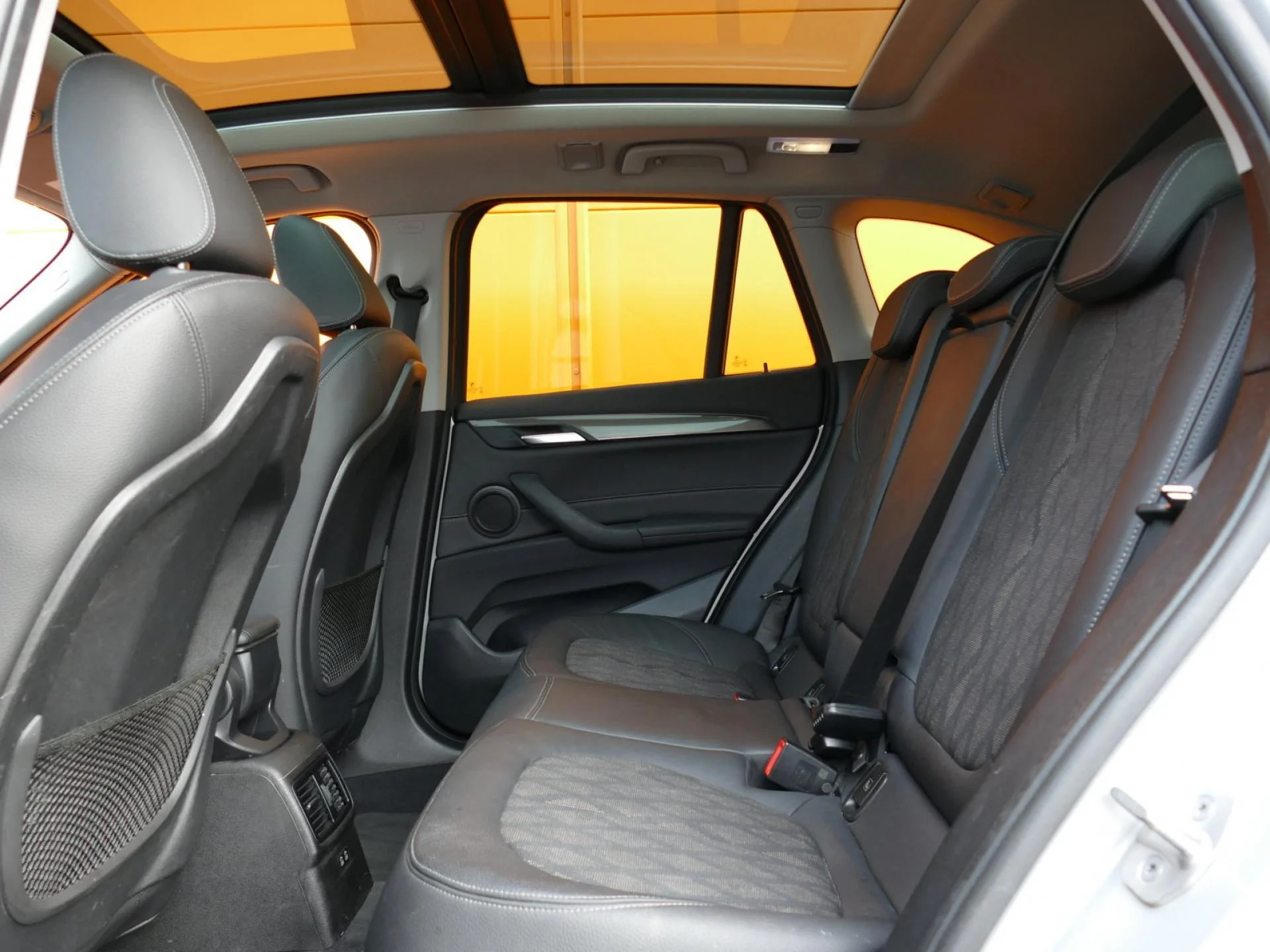 BMW X1 - Miniature 2 sur 35 - Cliquer pour voir cette photo