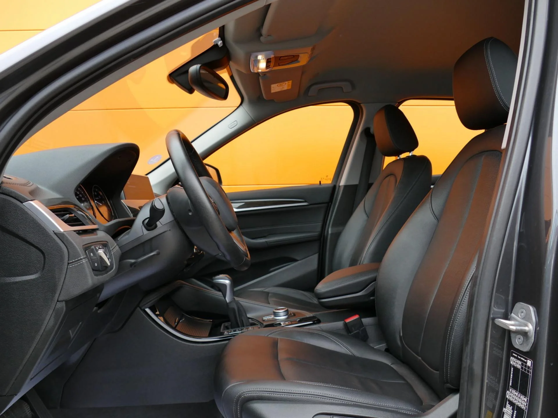 BMW X1 - Miniature 6 sur 36 - Cliquer pour voir cette photo