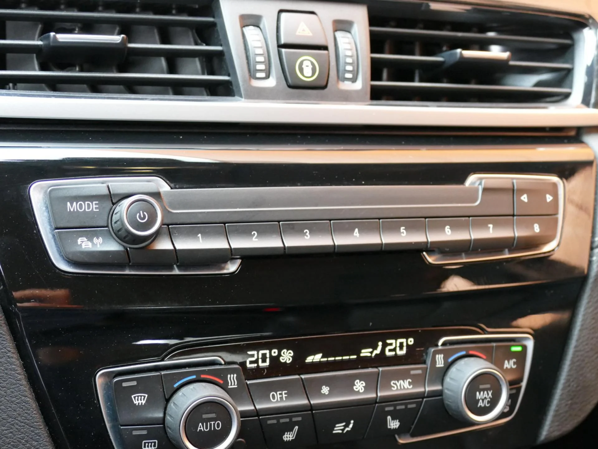 BMW X1 - Miniature 17 sur 36 - Cliquer pour voir cette photo