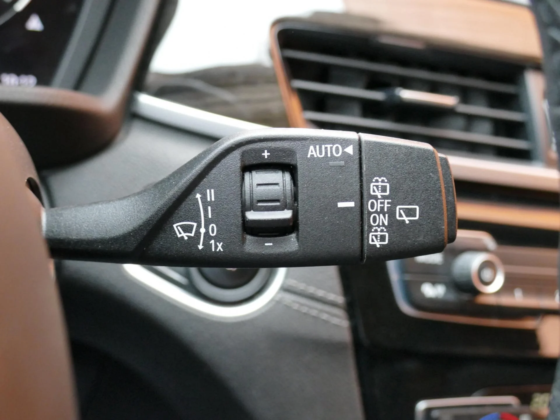 BMW X1 - Miniature 29 sur 36 - Cliquer pour voir cette photo