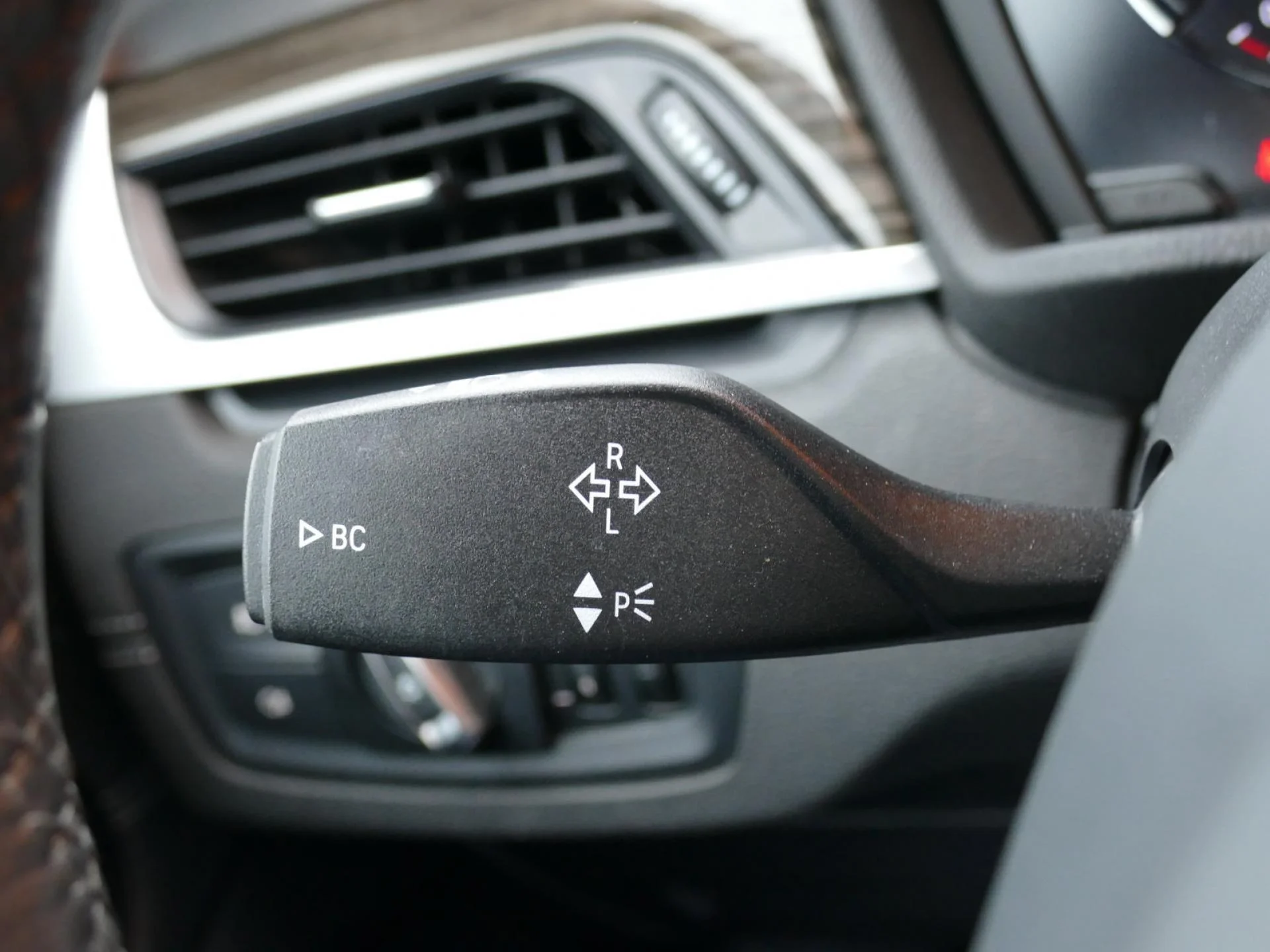 BMW X1 - Miniature 28 sur 36 - Cliquer pour voir cette photo