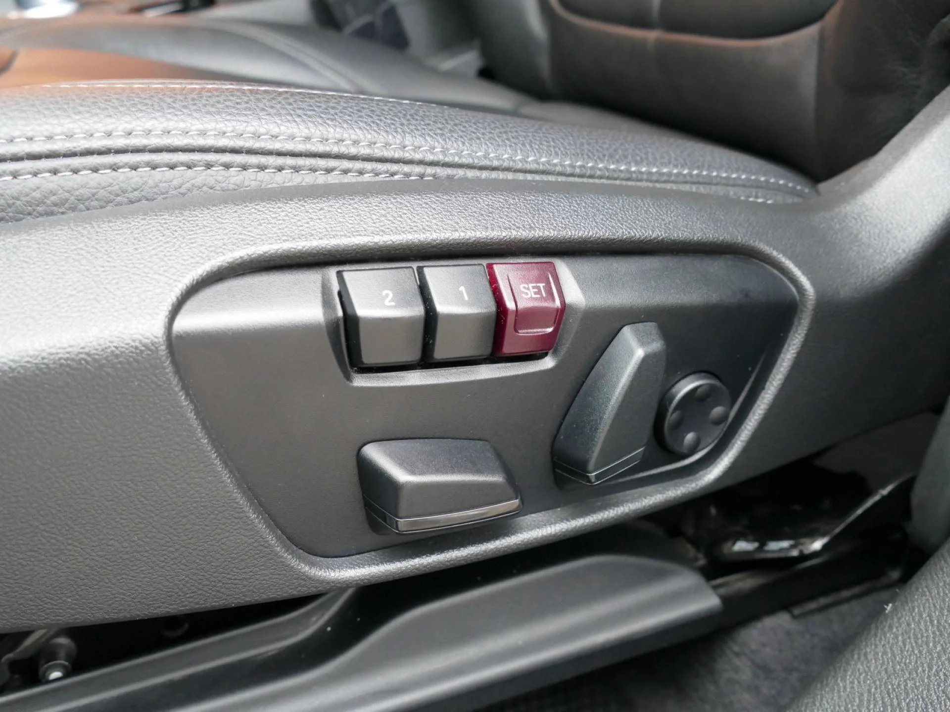 BMW X1 - Miniature 19 sur 36 - Cliquer pour voir cette photo