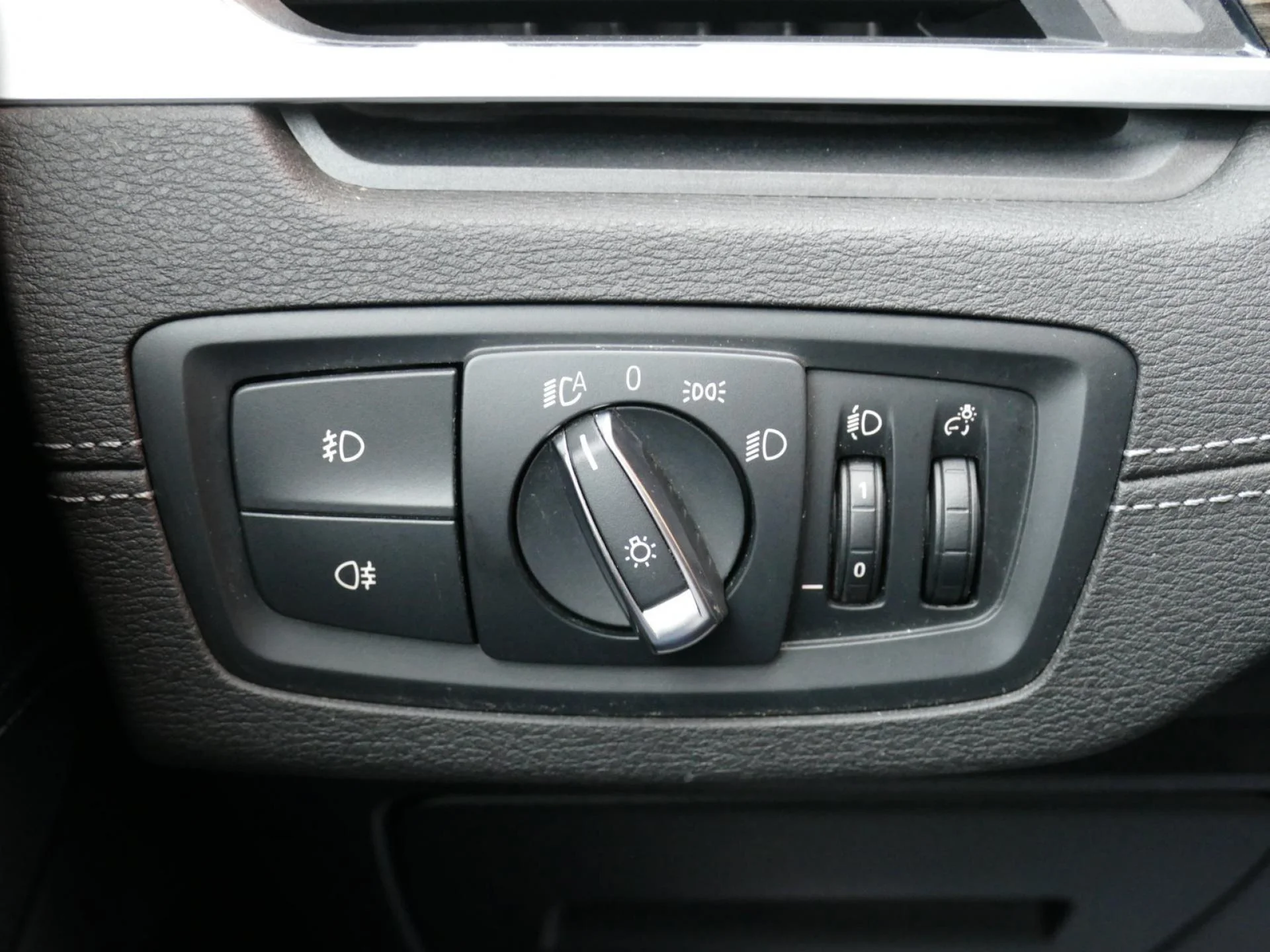 BMW X1 - Miniature 18 sur 36 - Cliquer pour voir cette photo