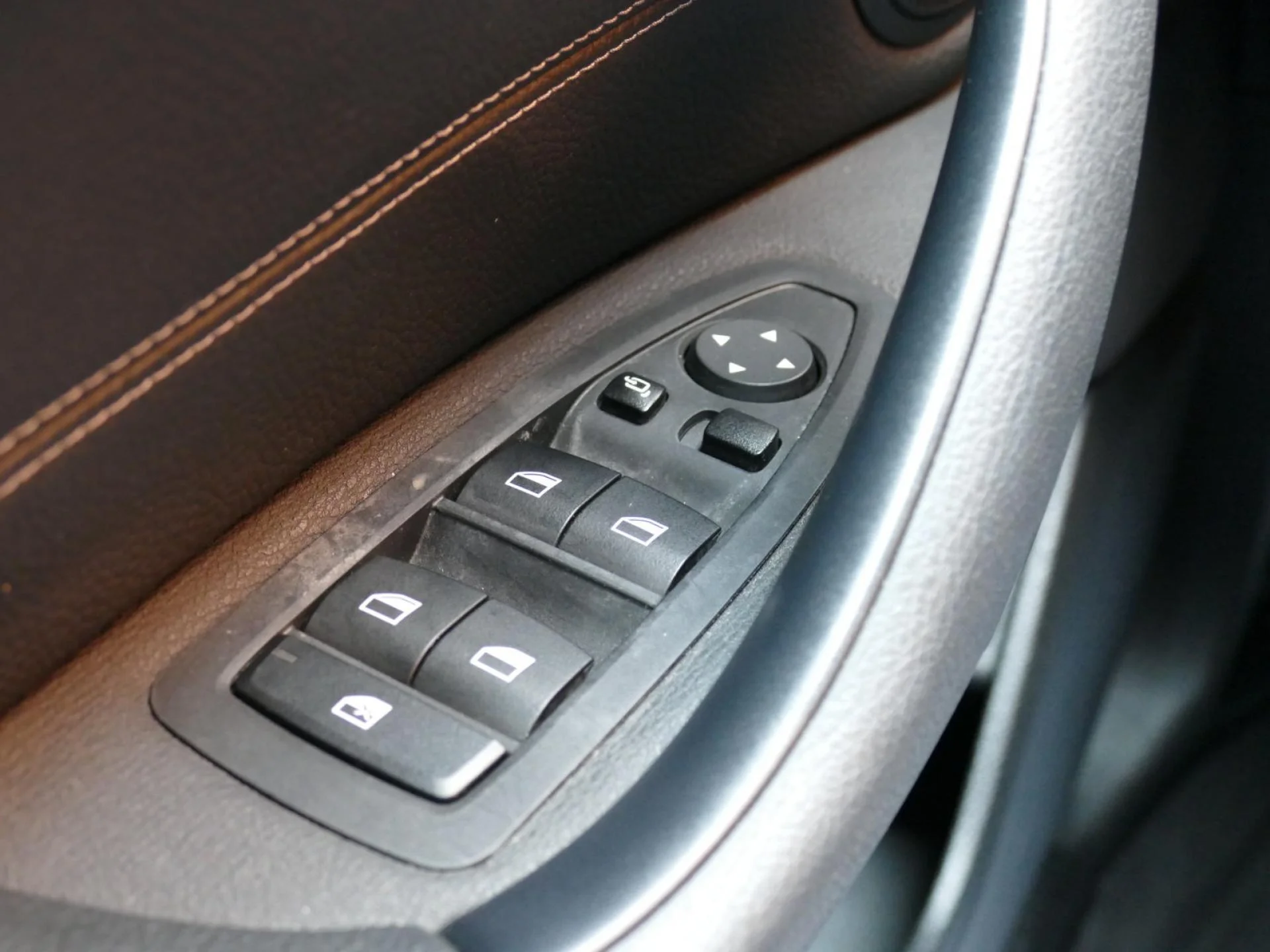 BMW X1 - Miniature 27 sur 36 - Cliquer pour voir cette photo