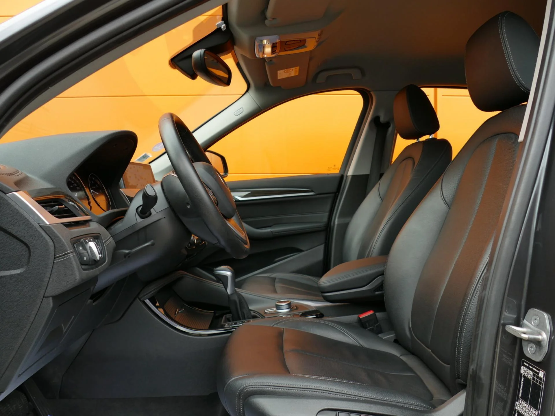 BMW X1 - Miniature 2 sur 36 - Cliquer pour voir cette photo