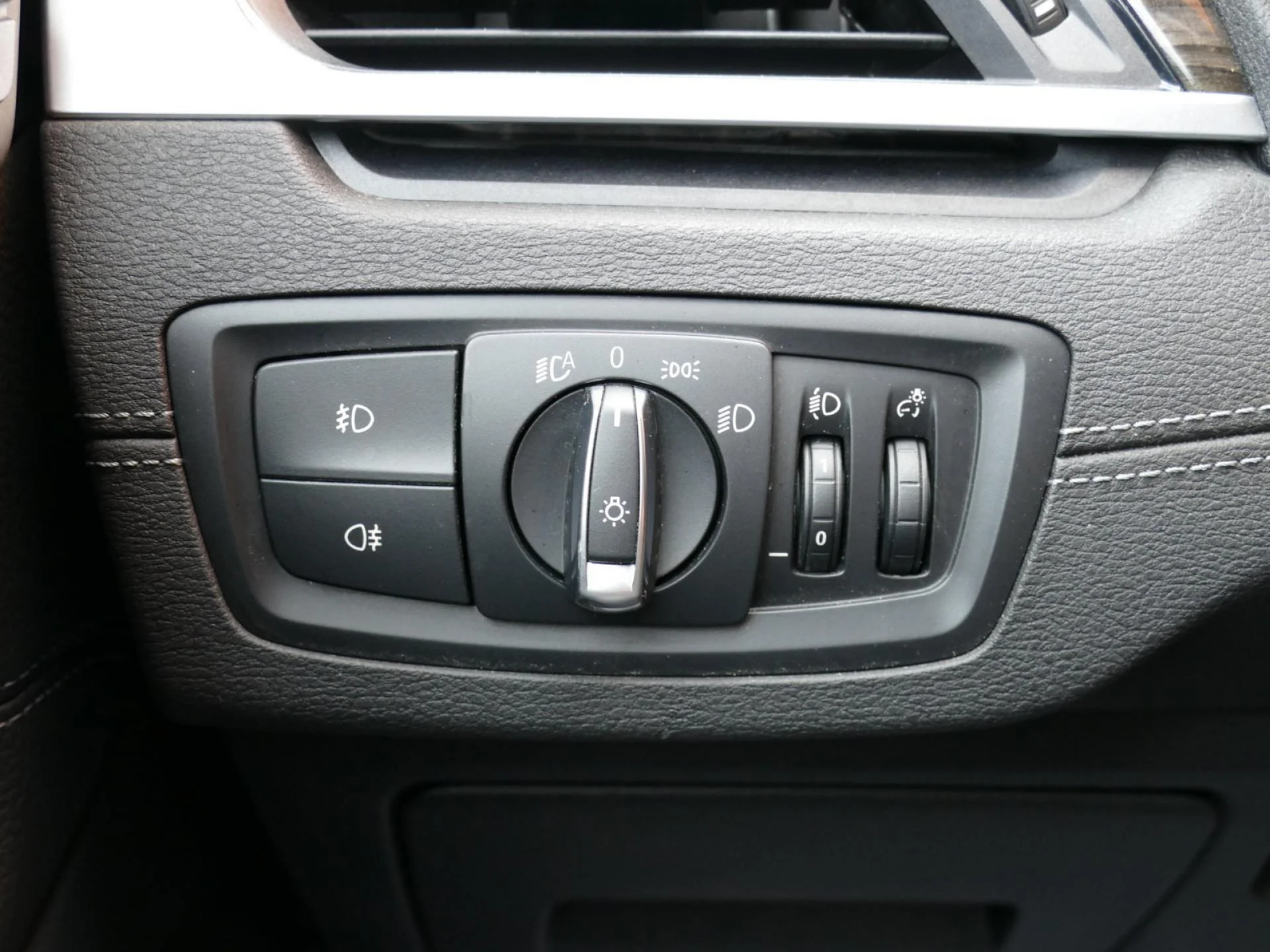 BMW X1 - Miniature 31 sur 36 - Cliquer pour voir cette photo