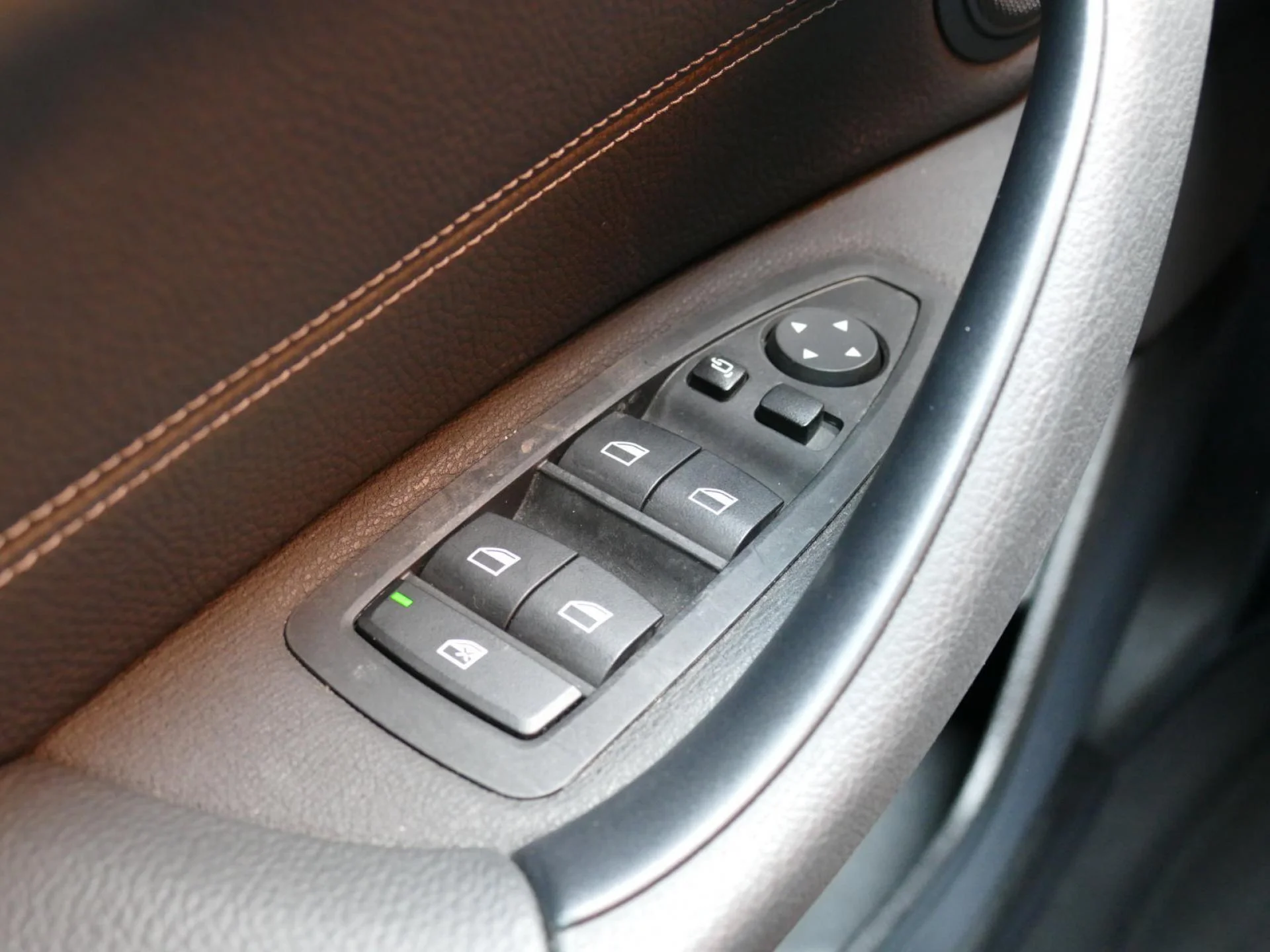 BMW X1 - Miniature 33 sur 36 - Cliquer pour voir cette photo