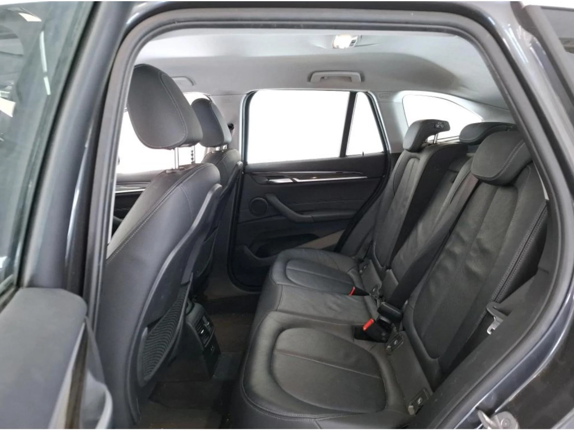 BMW X1 - Miniature 15 sur 36 - Cliquer pour voir cette photo