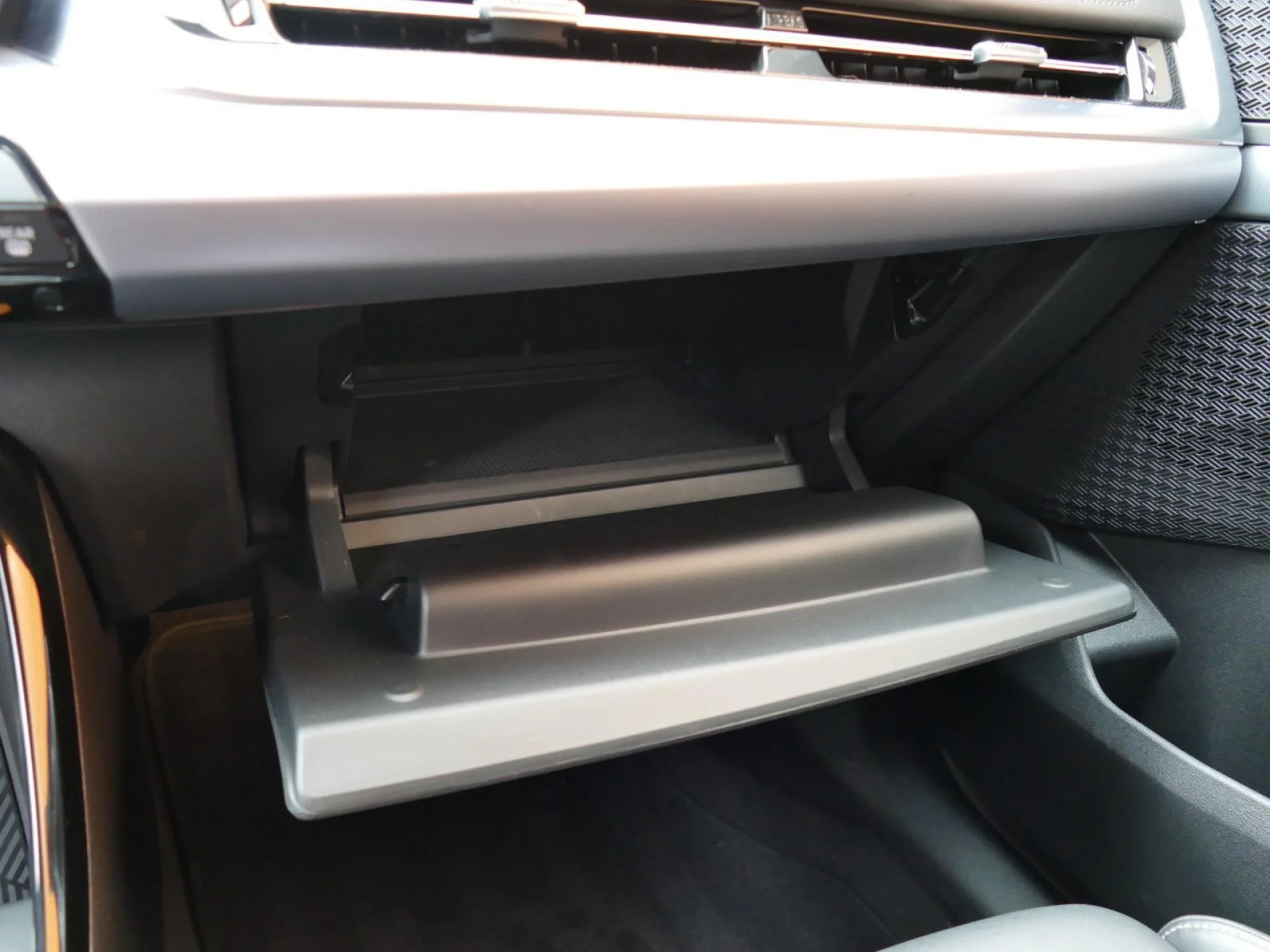 BMW X1 - Miniature 24 sur 33 - Cliquer pour voir cette photo