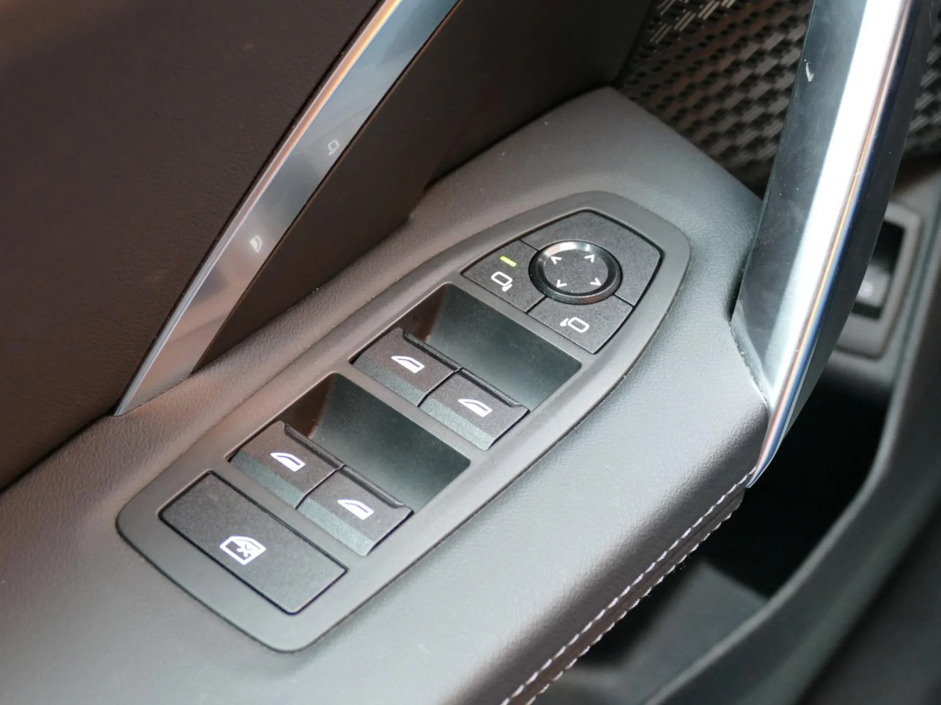 BMW X1 - Miniature 25 sur 33 - Cliquer pour voir cette photo