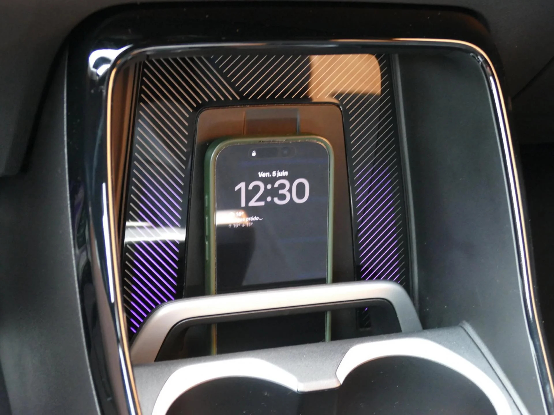 BMW X1 - Miniature 19 sur 32 - Cliquer pour voir cette photo